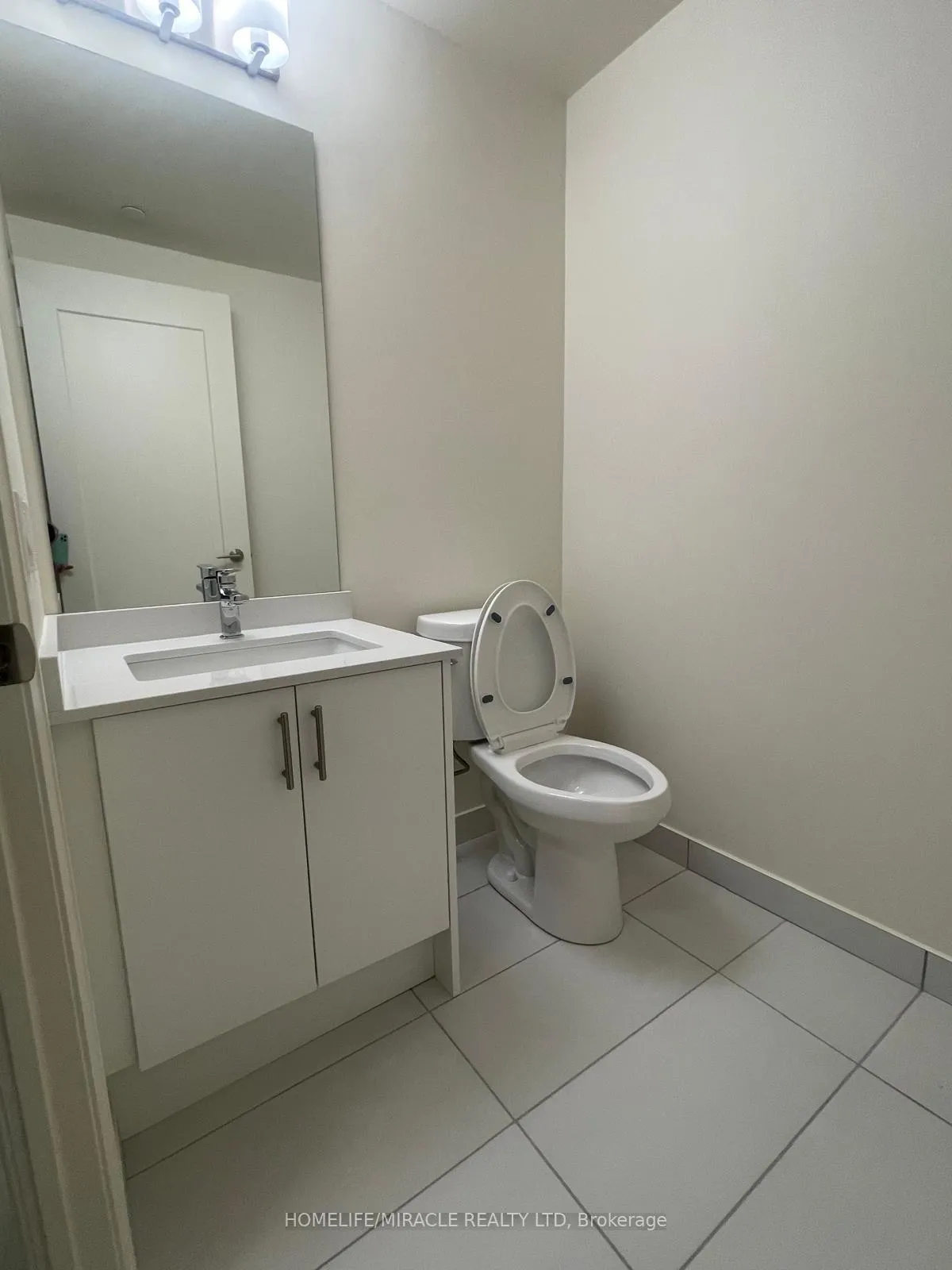 Photo 8 of Unit 416, 8960 Jane Street, Vaughan, Concord — HOMEH