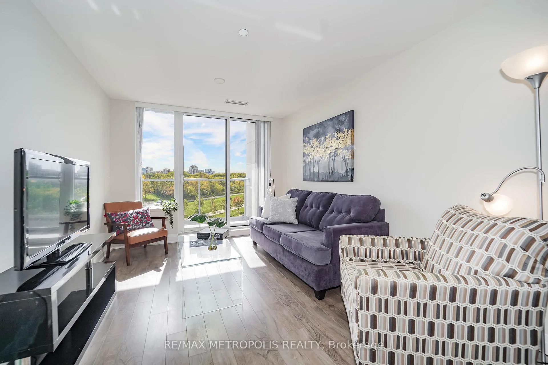 Photo 3 of Unit 819, 18 Uptown Drive, Markham, Unionville — HOMEH