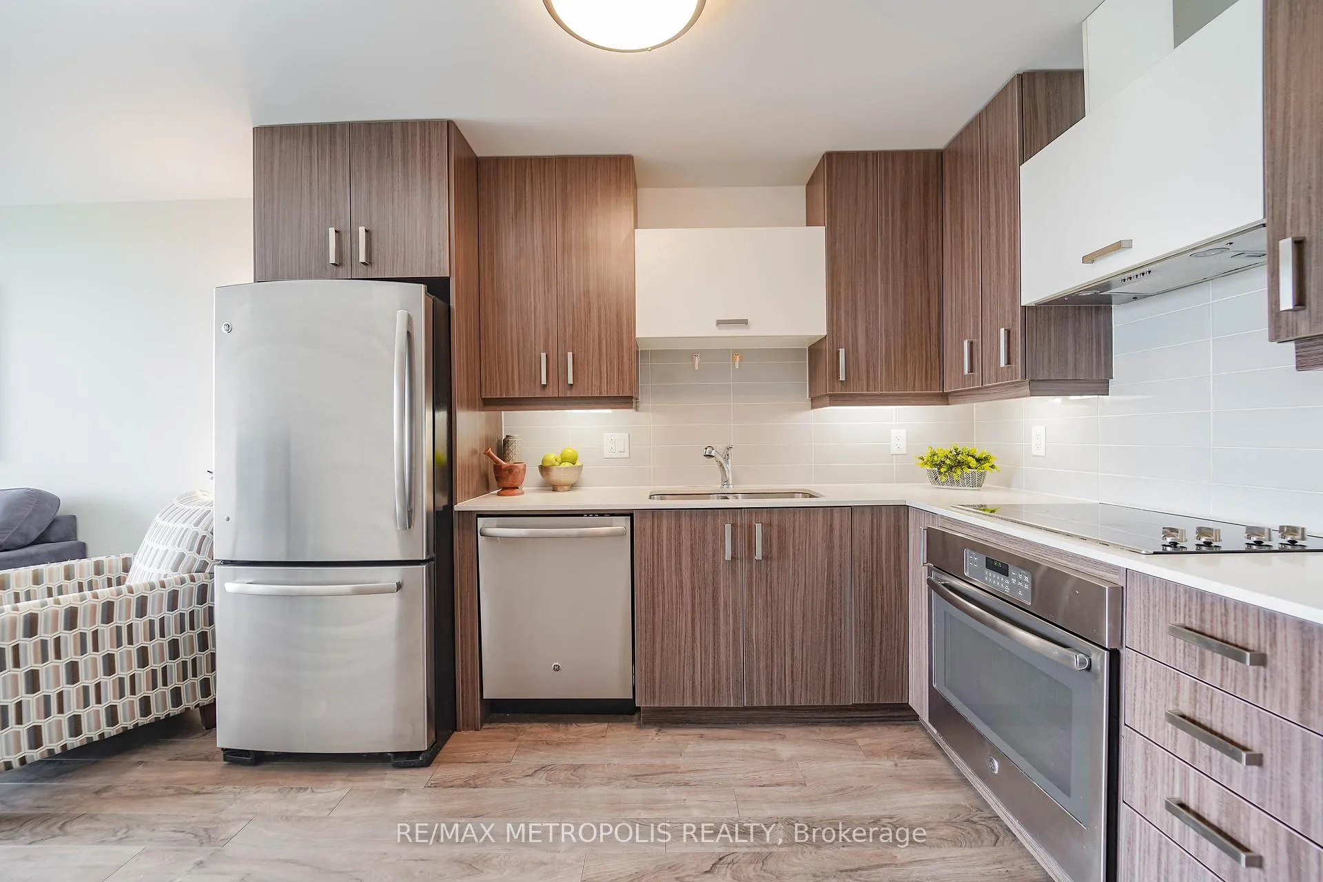 Photo 8 of Unit 819, 18 Uptown Drive, Markham, Unionville — HOMEH