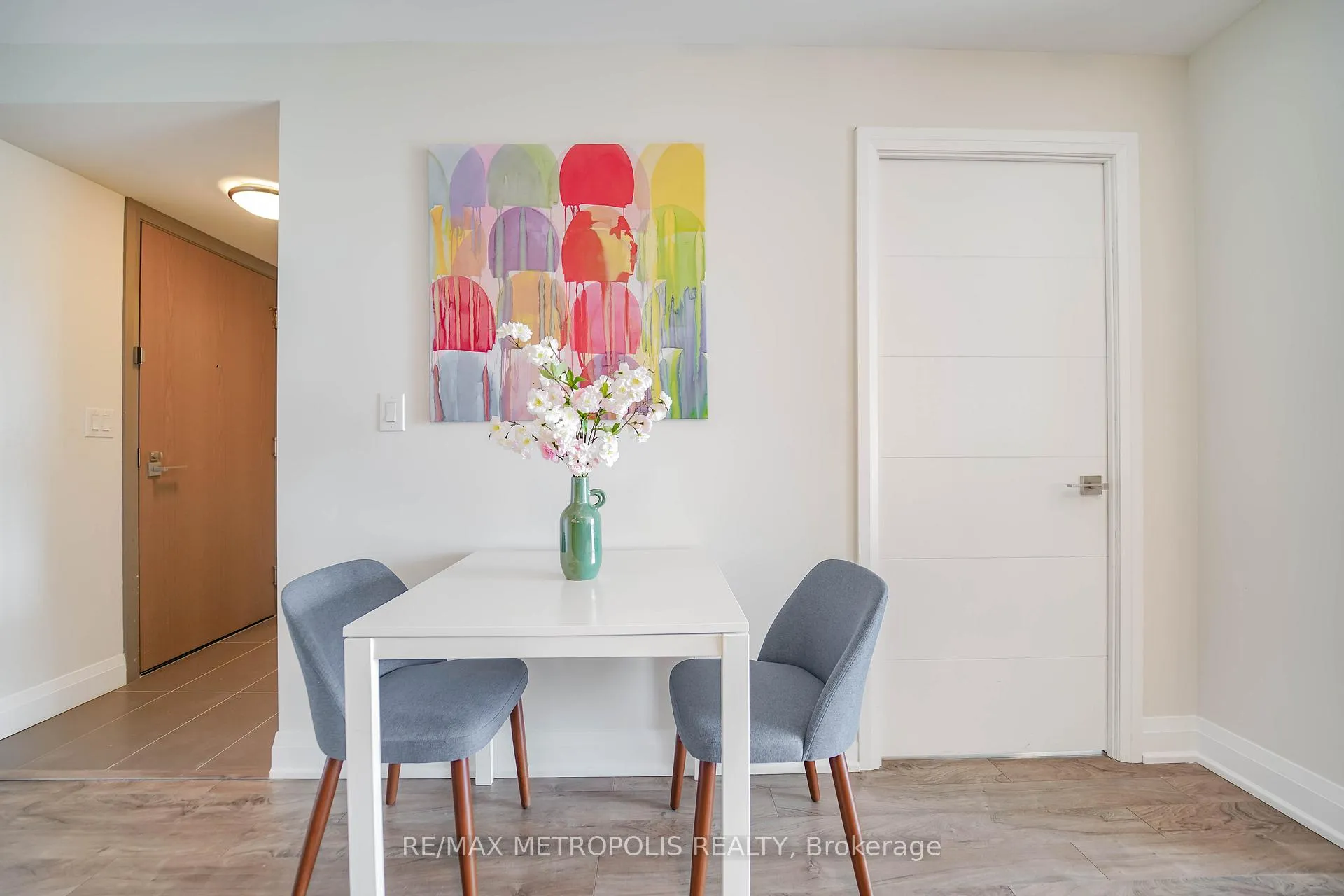 Photo 9 of Unit 819, 18 Uptown Drive, Markham, Unionville — HOMEH