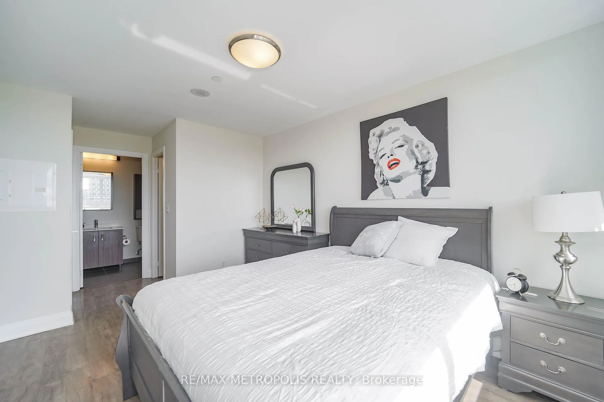 Photo 11 of Unit 819, 18 Uptown Drive, Markham, Unionville — HOMEH