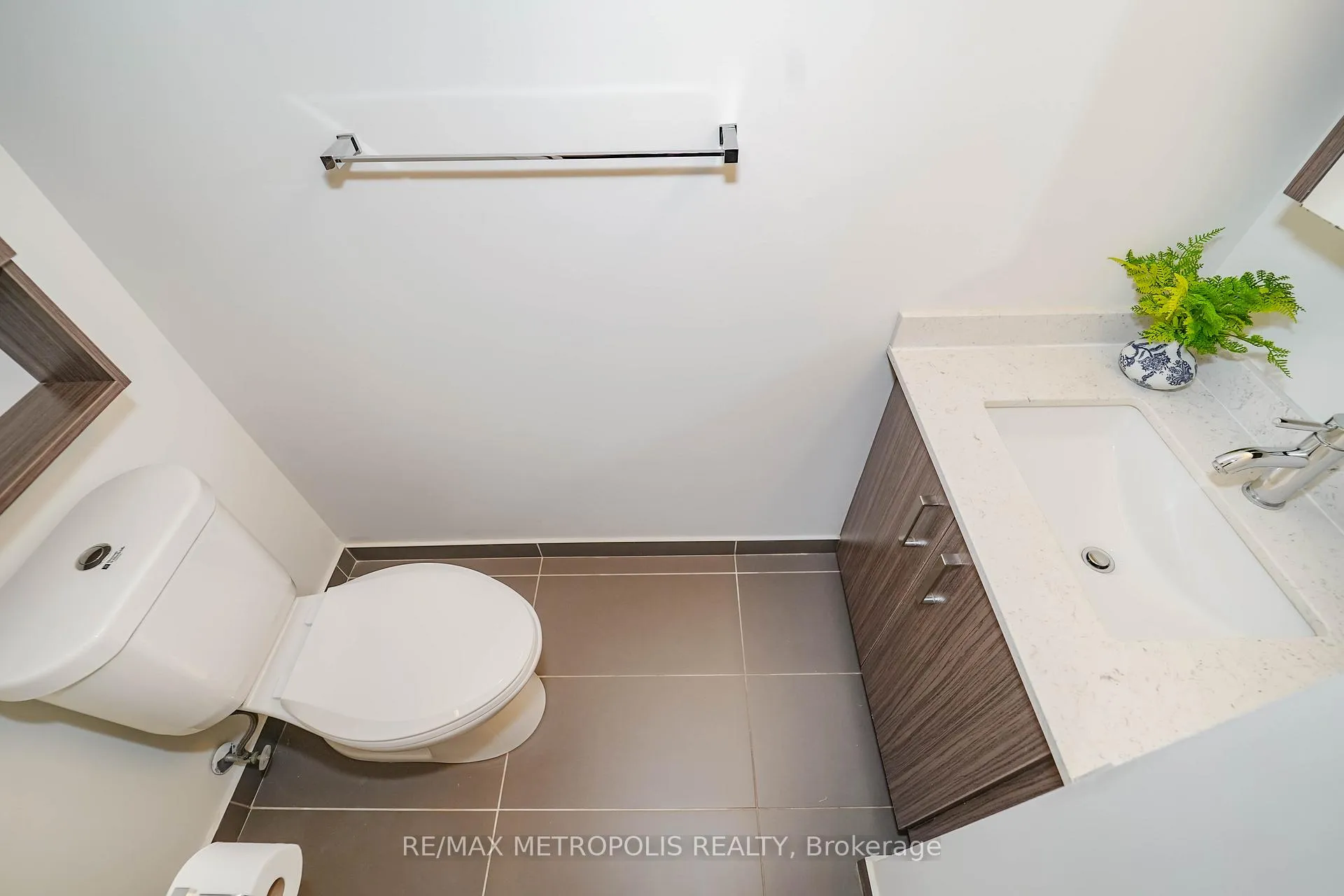 Photo 15 of Unit 819, 18 Uptown Drive, Markham, Unionville — HOMEH