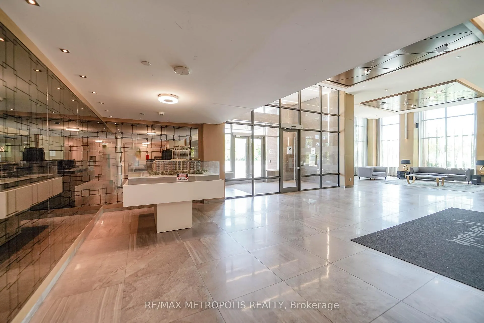 Photo 23 of Unit 819, 18 Uptown Drive, Markham, Unionville — HOMEH