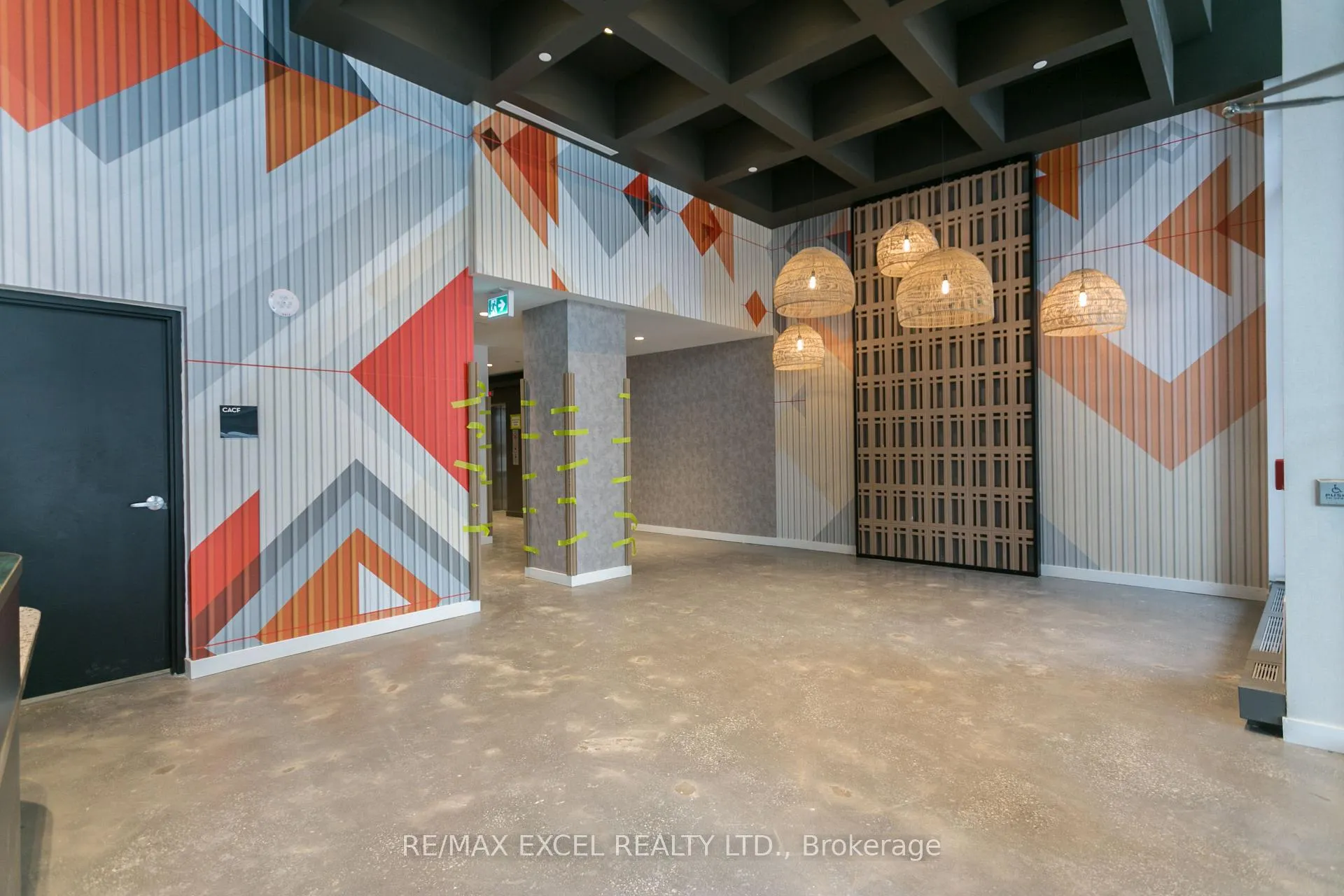 Photo 3 of Unit 818, 10 Abeja Street N, Vaughan, Concord — HOMEH