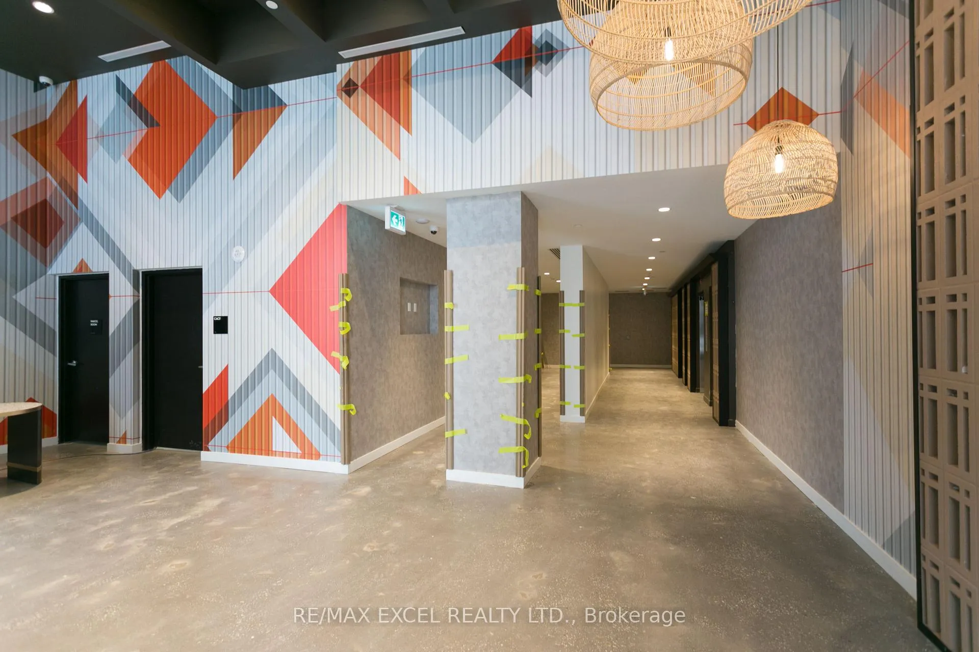 Photo 4 of Unit 818, 10 Abeja Street N, Vaughan, Concord — HOMEH