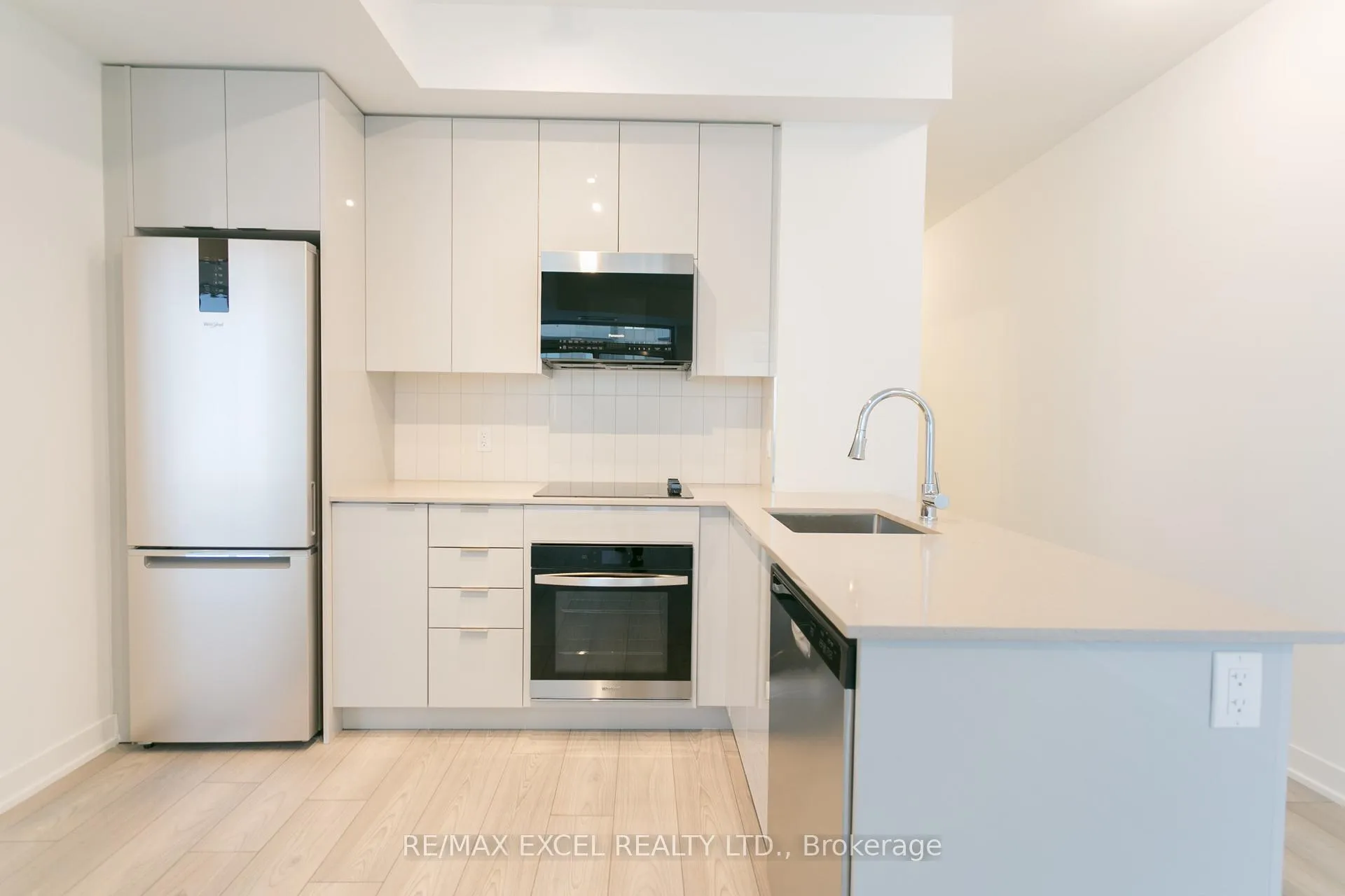 Photo 7 of Unit 818, 10 Abeja Street N, Vaughan, Concord — HOMEH
