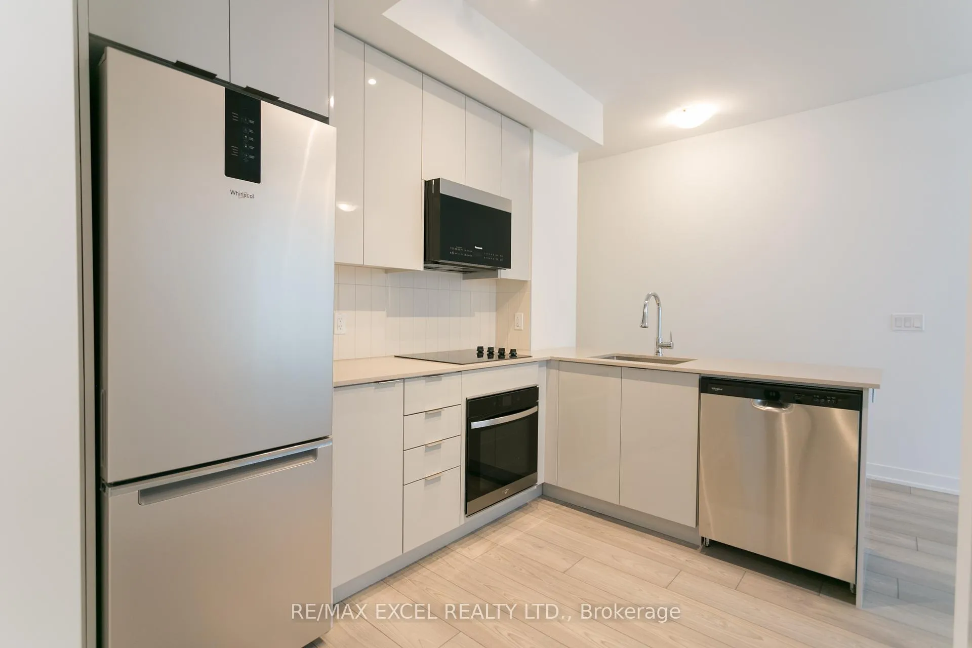 Photo 8 of Unit 818, 10 Abeja Street N, Vaughan, Concord — HOMEH