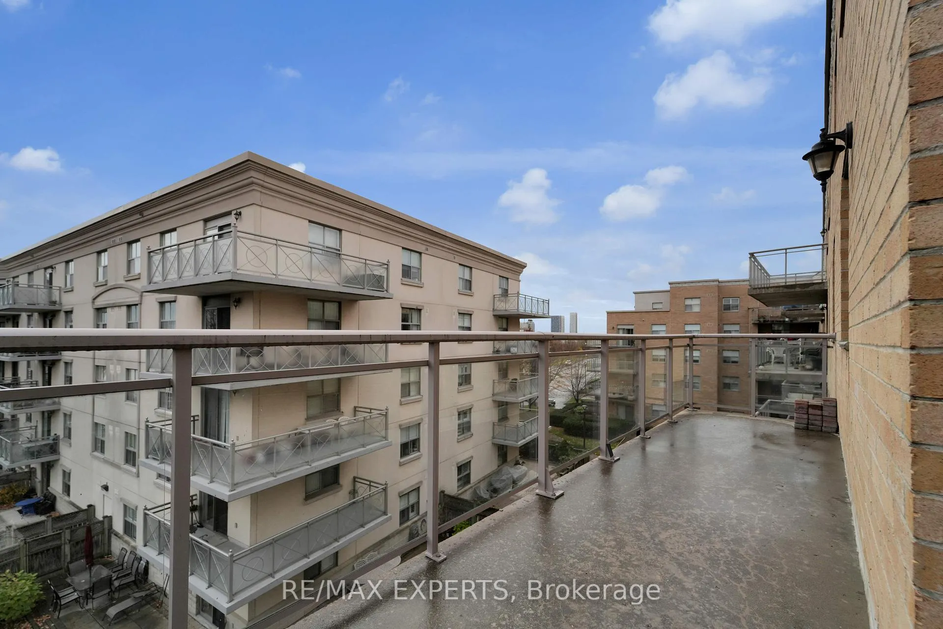 Photo 21 of Unit 406, 2502 Rutherford Road, Vaughan, Maple — HOMEH