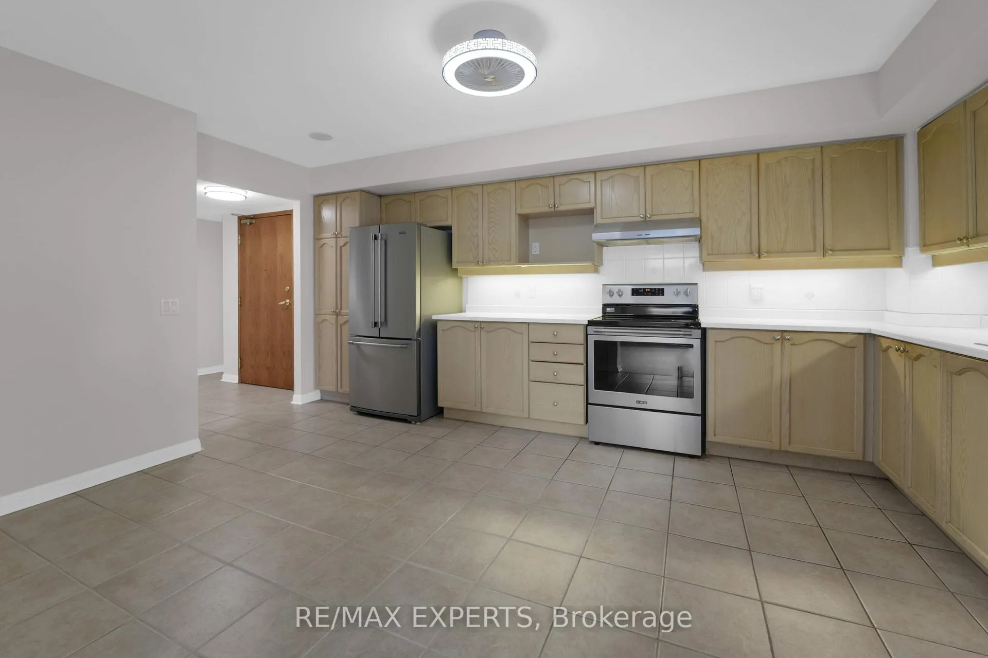 Photo 27 of Unit 406, 2502 Rutherford Road, Vaughan, Maple — HOMEH