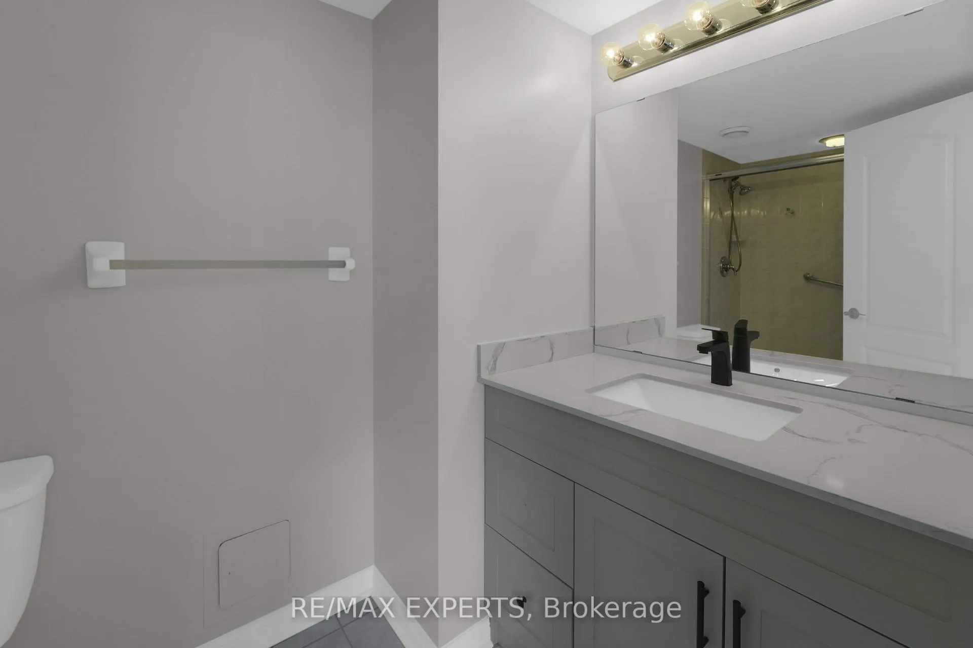 Photo 34 of Unit 406, 2502 Rutherford Road, Vaughan, Maple — HOMEH