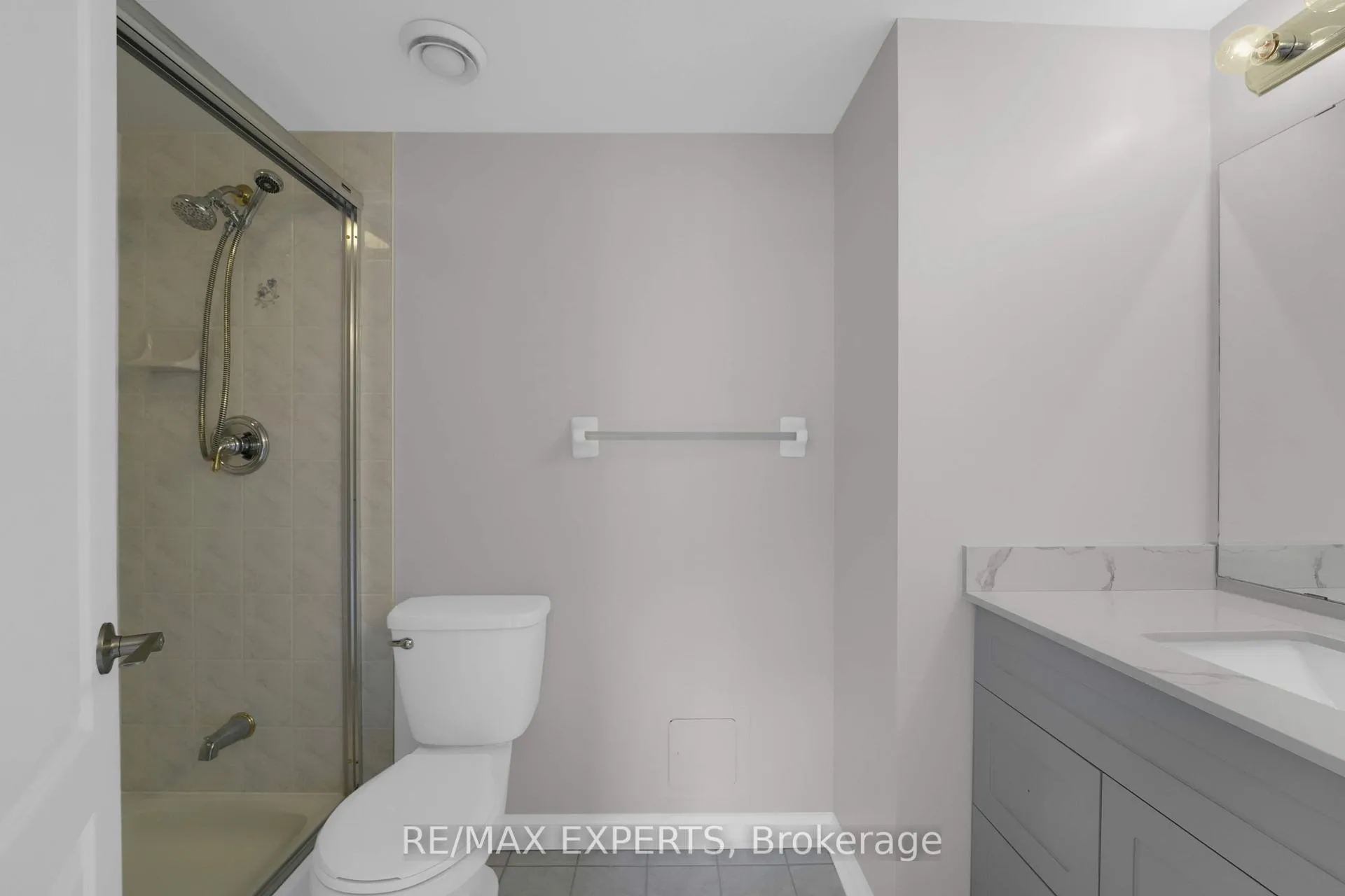 Photo 35 of Unit 406, 2502 Rutherford Road, Vaughan, Maple — HOMEH