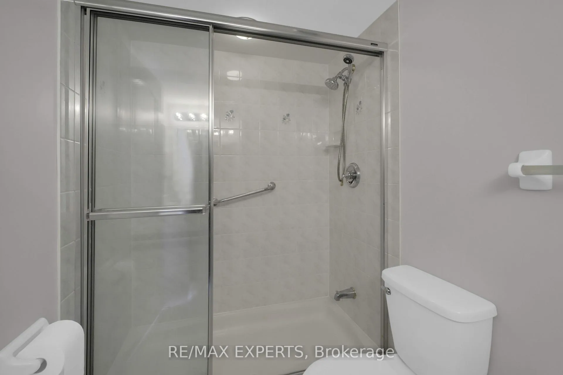 Photo 36 of Unit 406, 2502 Rutherford Road, Vaughan, Maple — HOMEH