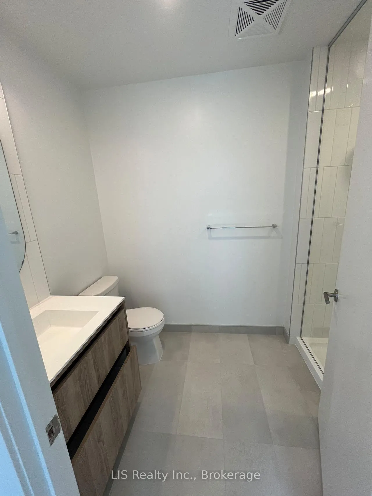 Photo 7 of Unit 806, 8 Beverley Glen Boulevard, Vaughan, Beverley Glen — HOMEH