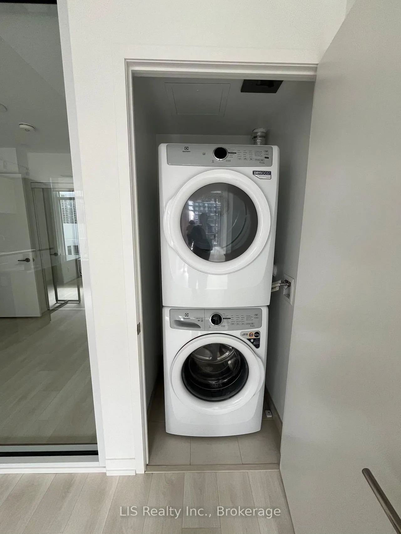 Photo 8 of Unit 806, 8 Beverley Glen Boulevard, Vaughan, Beverley Glen — HOMEH