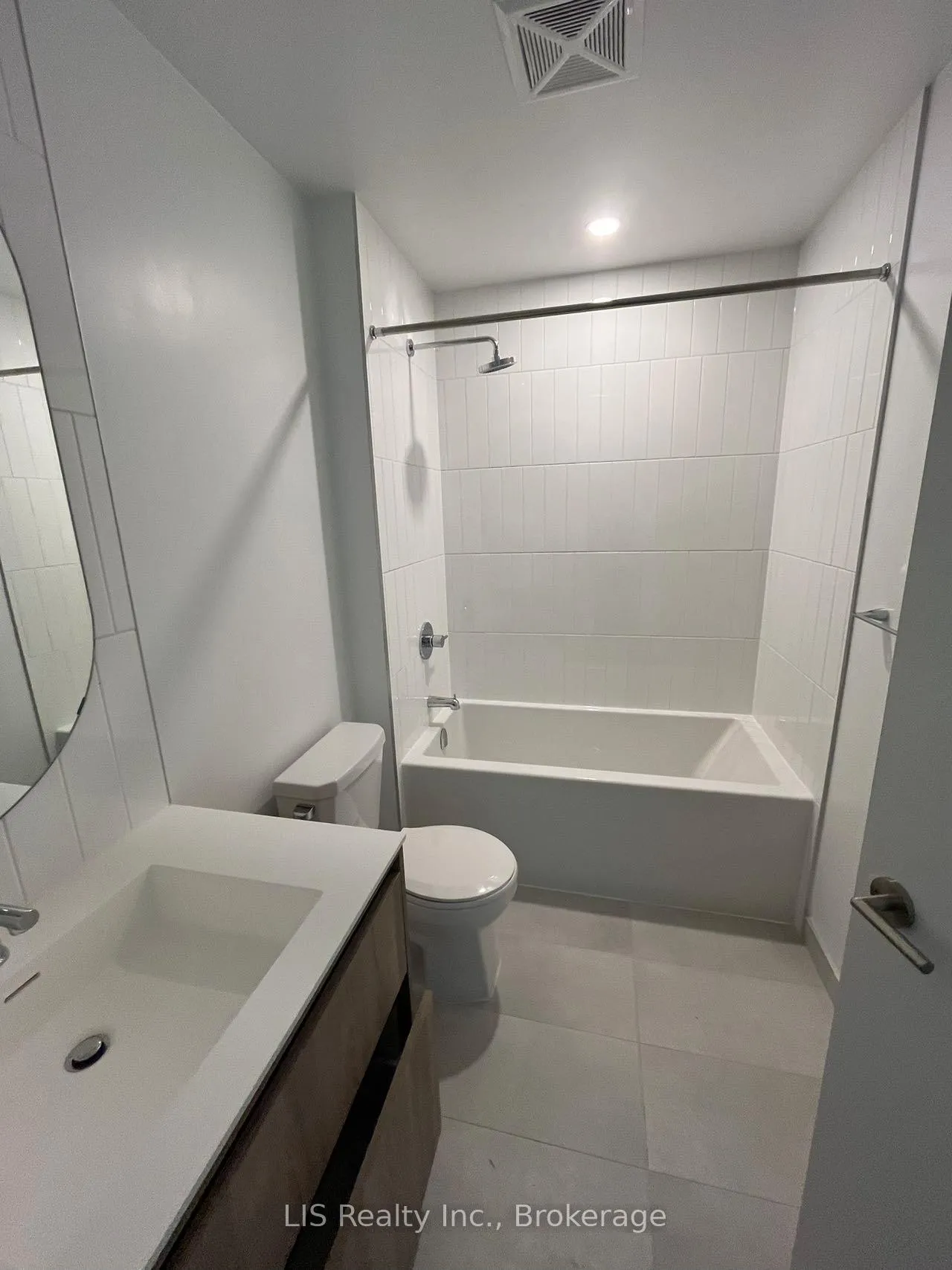 Photo 14 of Unit 806, 8 Beverley Glen Boulevard, Vaughan, Beverley Glen — HOMEH