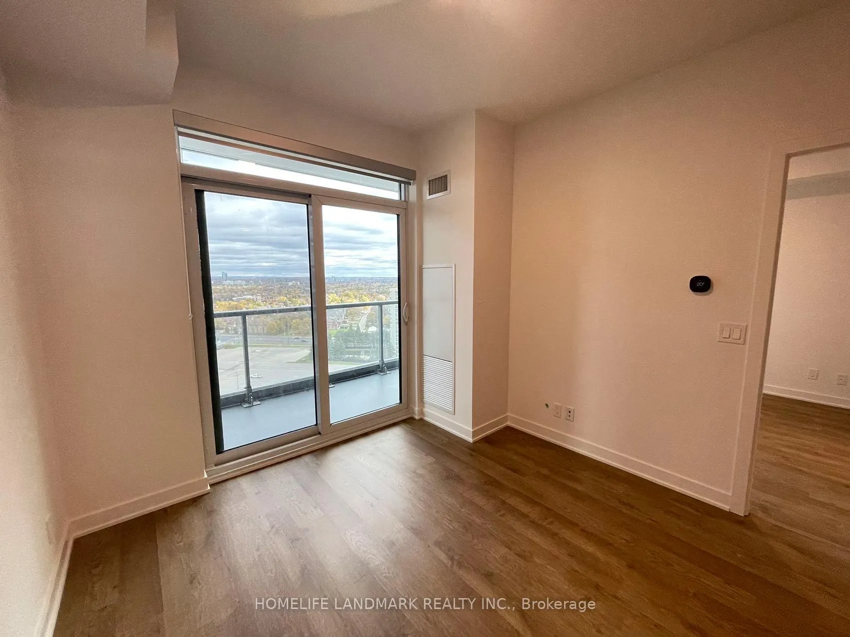 Photo 3 of Unit 1708, 30 Upper Mall Way, Vaughan, Brownridge — HOMEH