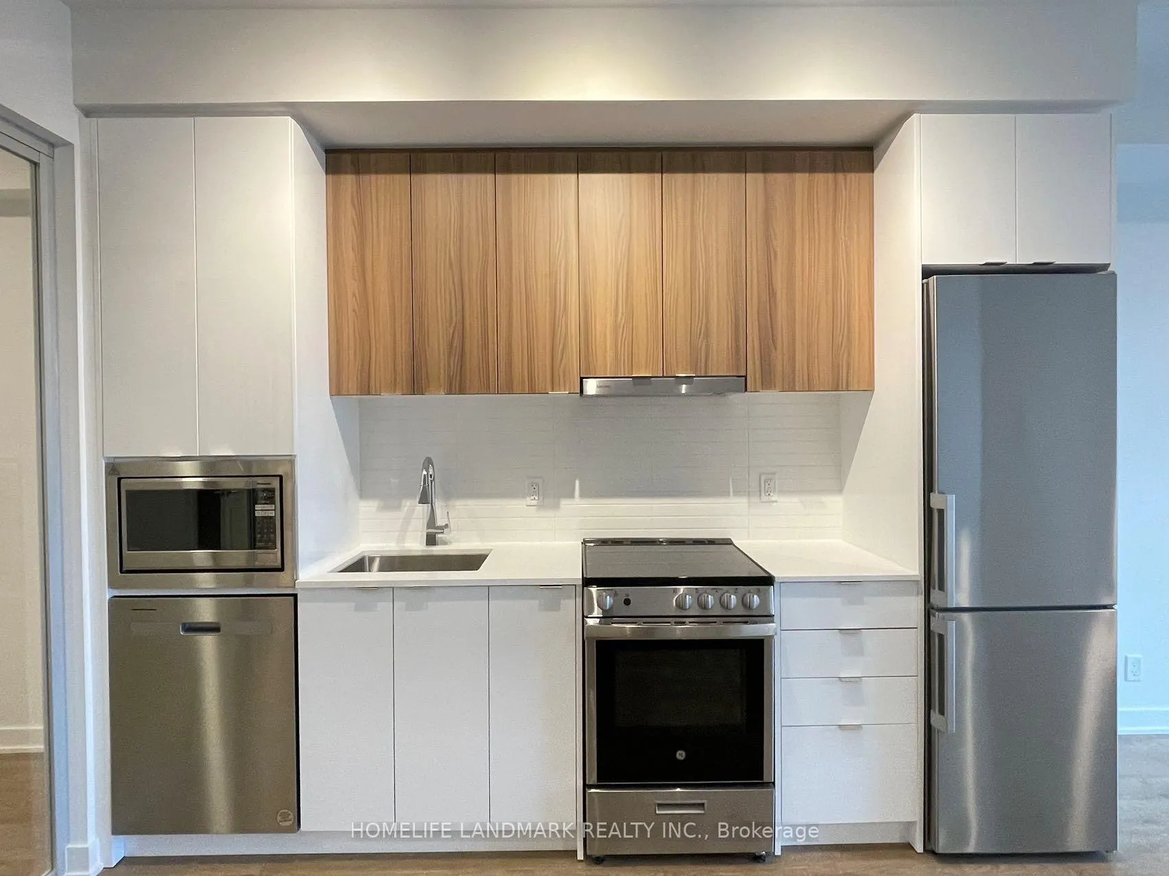 Photo 5 of Unit 1708, 30 Upper Mall Way, Vaughan, Brownridge — HOMEH
