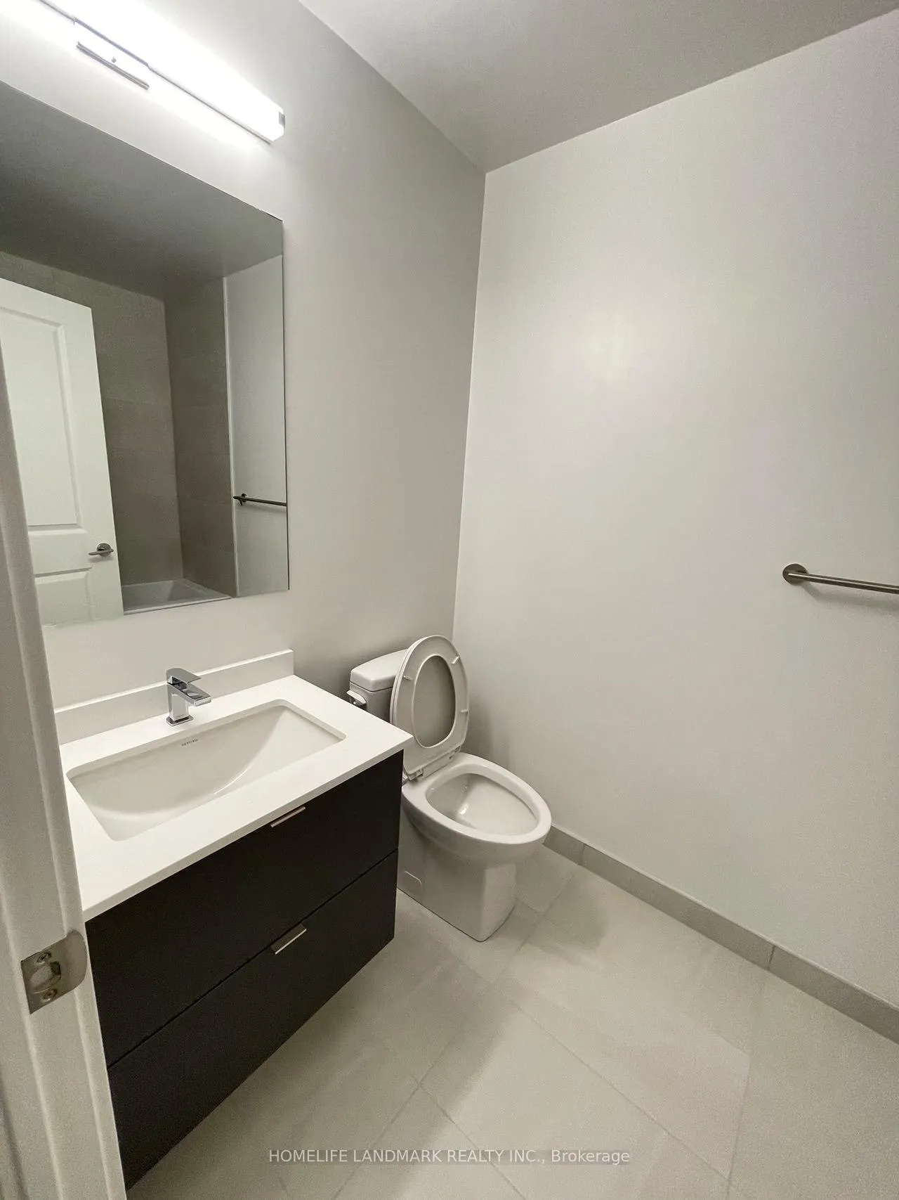 Photo 7 of Unit 1708, 30 Upper Mall Way, Vaughan, Brownridge — HOMEH