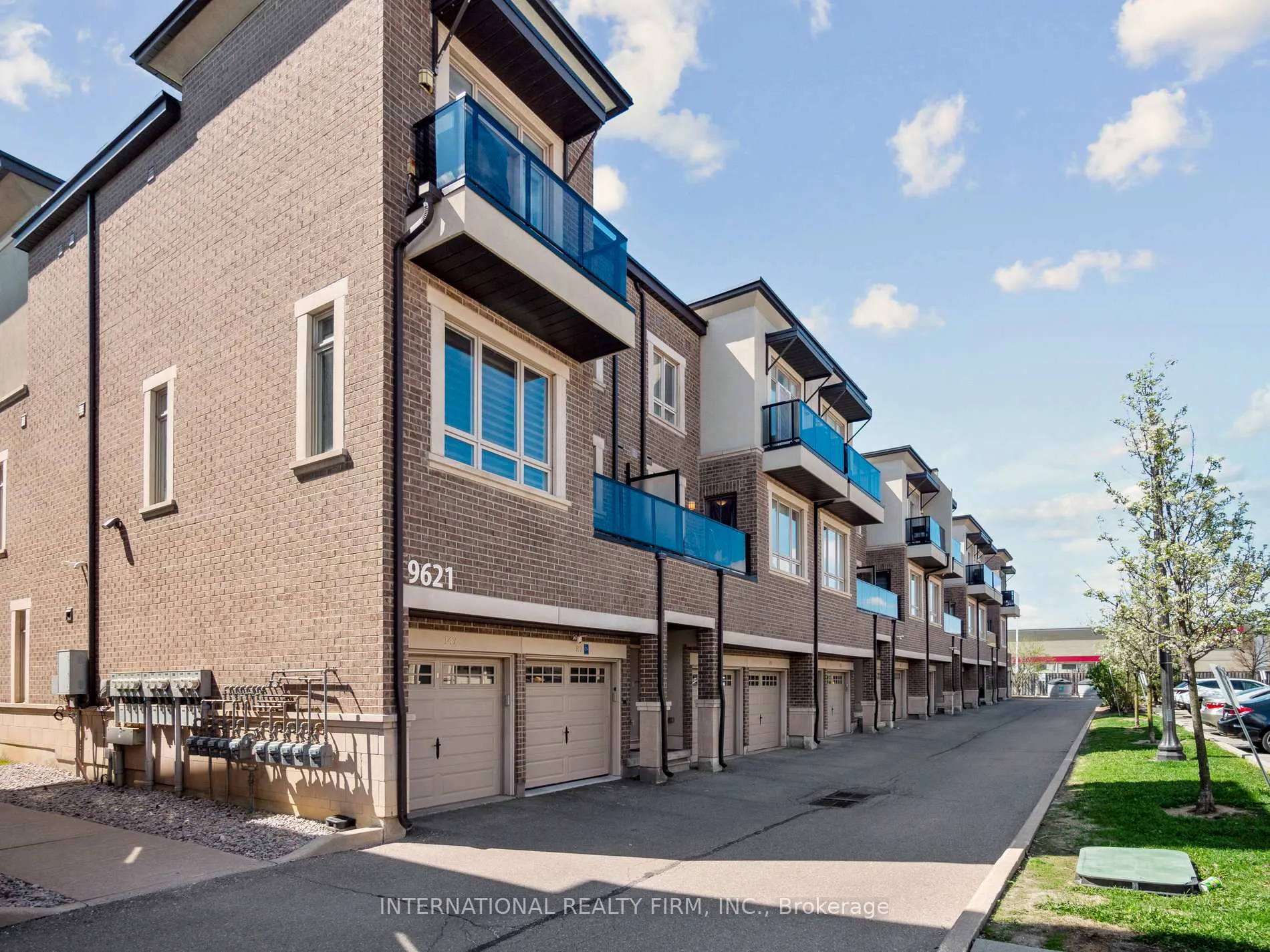 Front of Unit 14, 9621 Jane Street