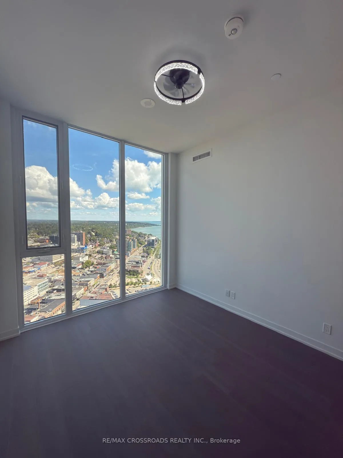 Photo 10 of Unit 3304, 39 Mary Street, Barrie, City Centre — HOMEH
