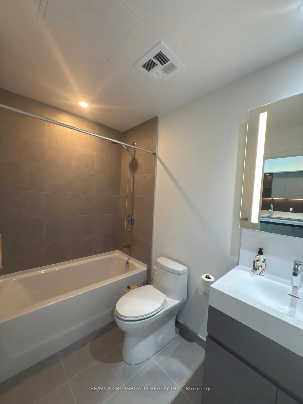 Photo 17 of Unit 3304, 39 Mary Street, Barrie, City Centre — HOMEH