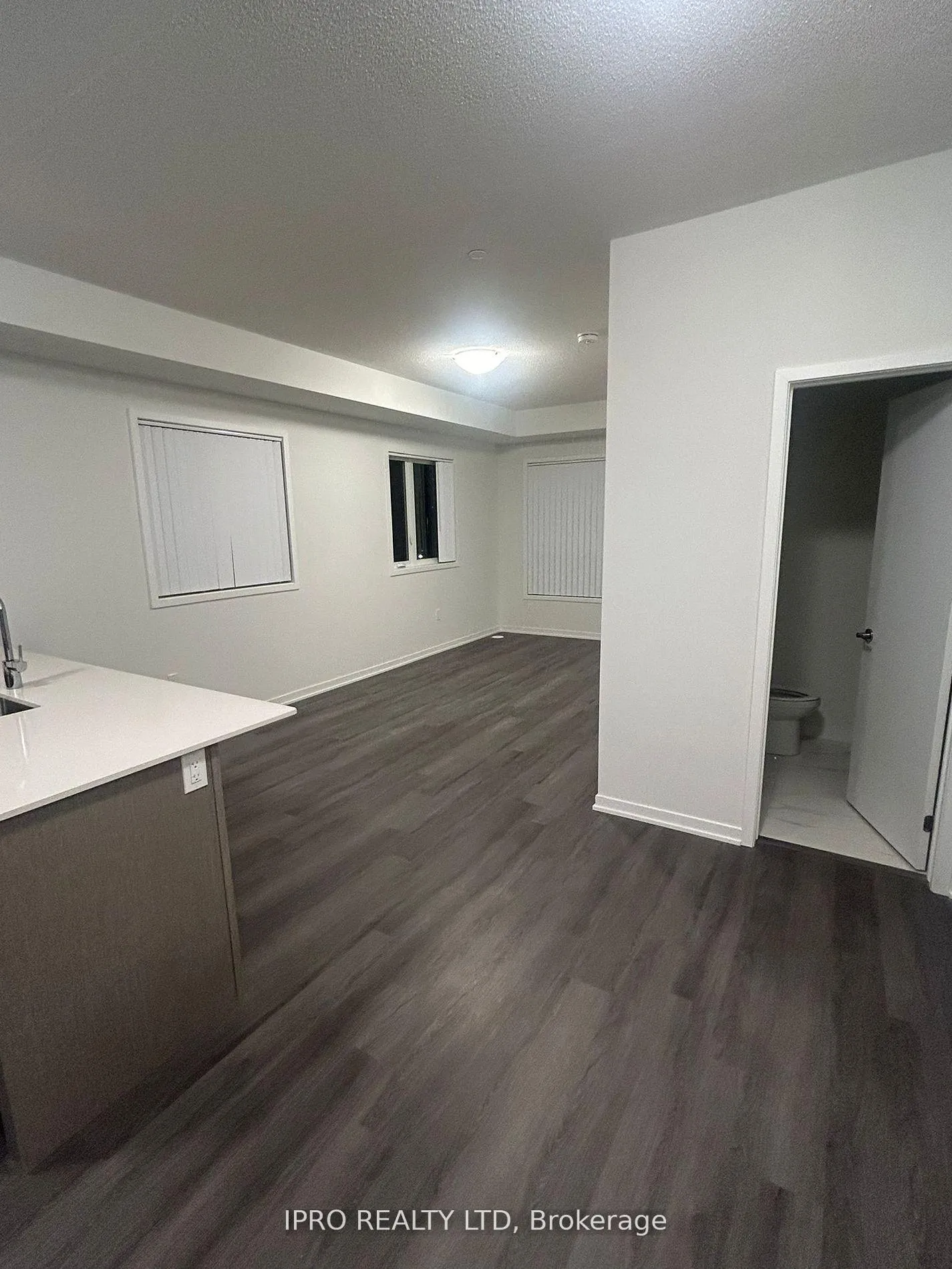 Photo 4 of Unit 358, 100 Honeycrisp Crescent, Vaughan, Vaughan Corporate Centre — HOMEH
