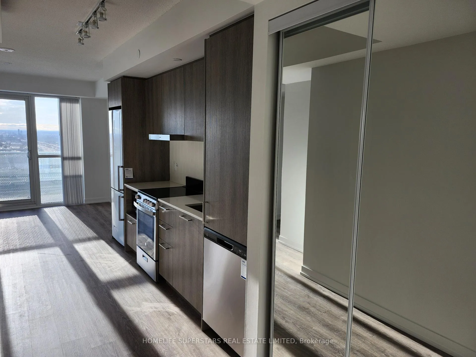 Photo 9 of Unit 4101, 195 Commerce Street, Vaughan, Vaughan Corporate Centre — HOMEH