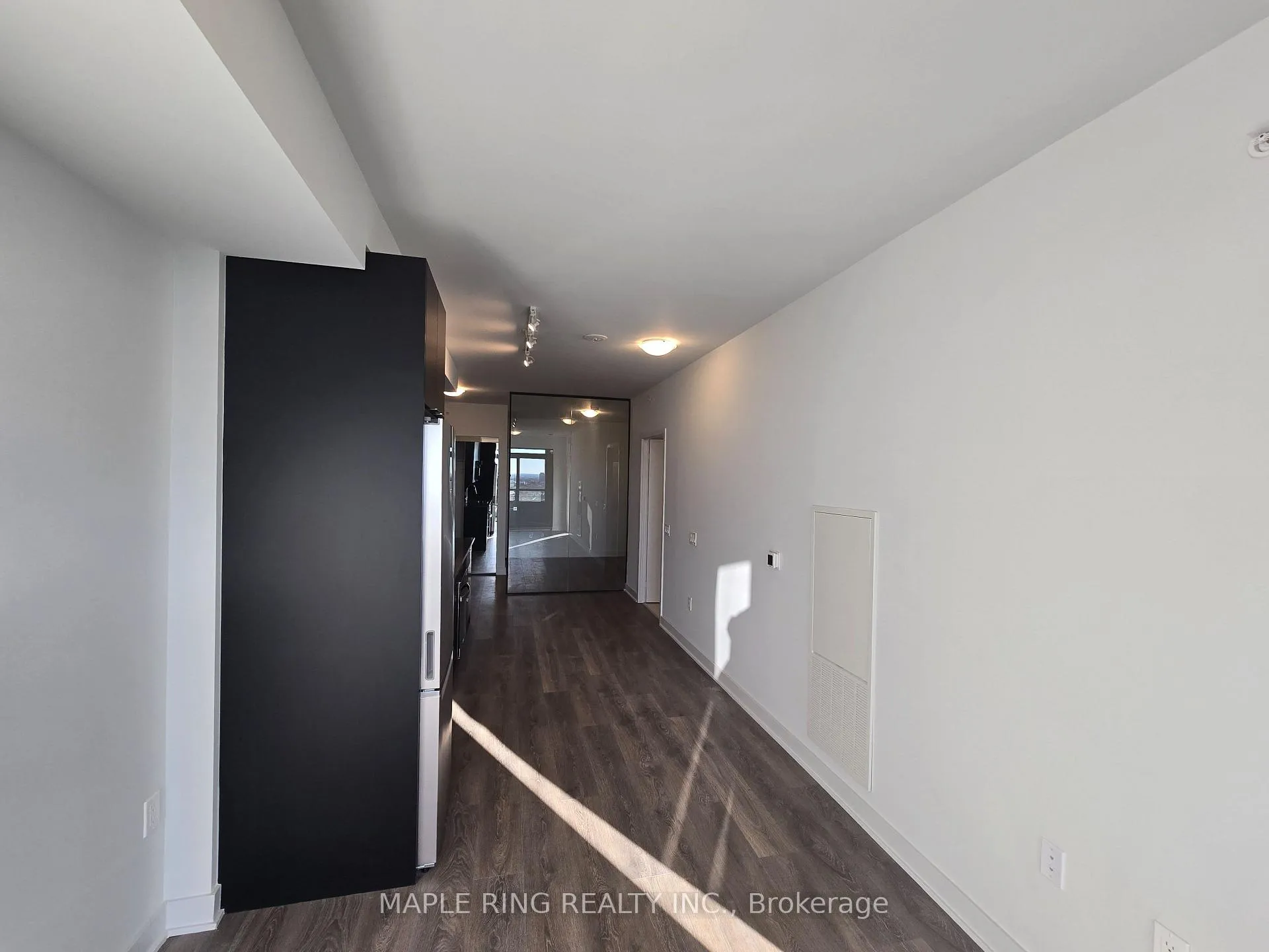 Photo 3 of Unit 901, 2920 Highway 7 Road, Vaughan, Concord — HOMEH