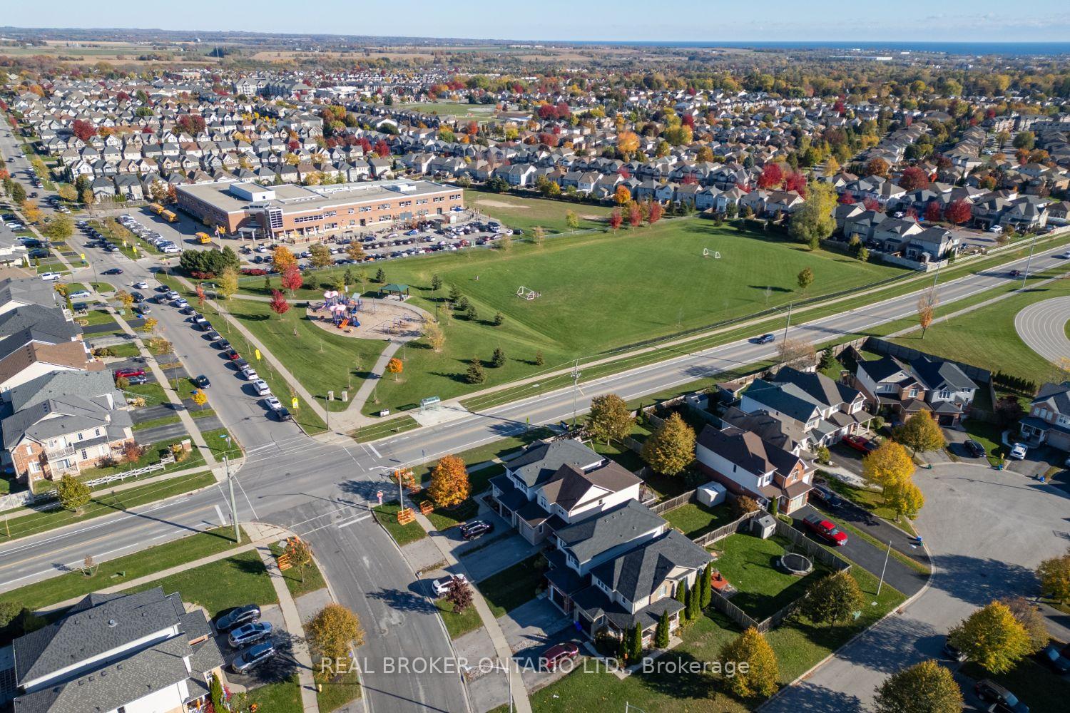 Photo 4 of 265 Bons Avenue, Clarington, Bowmanville — HOMEH