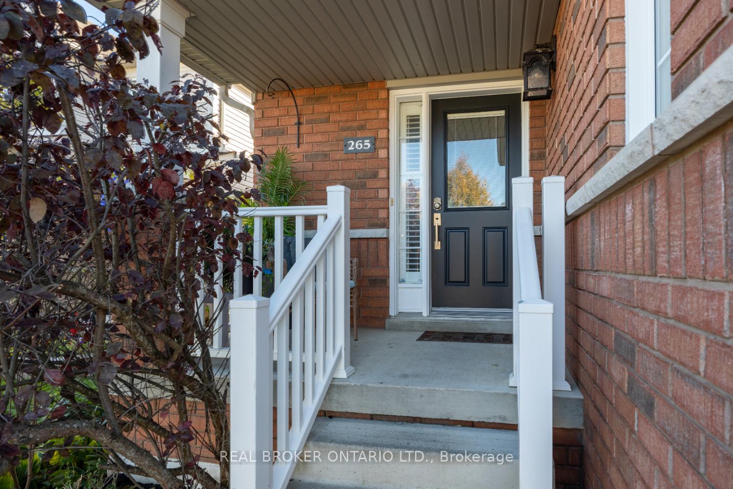 Photo 5 of 265 Bons Avenue, Clarington, Bowmanville — HOMEH