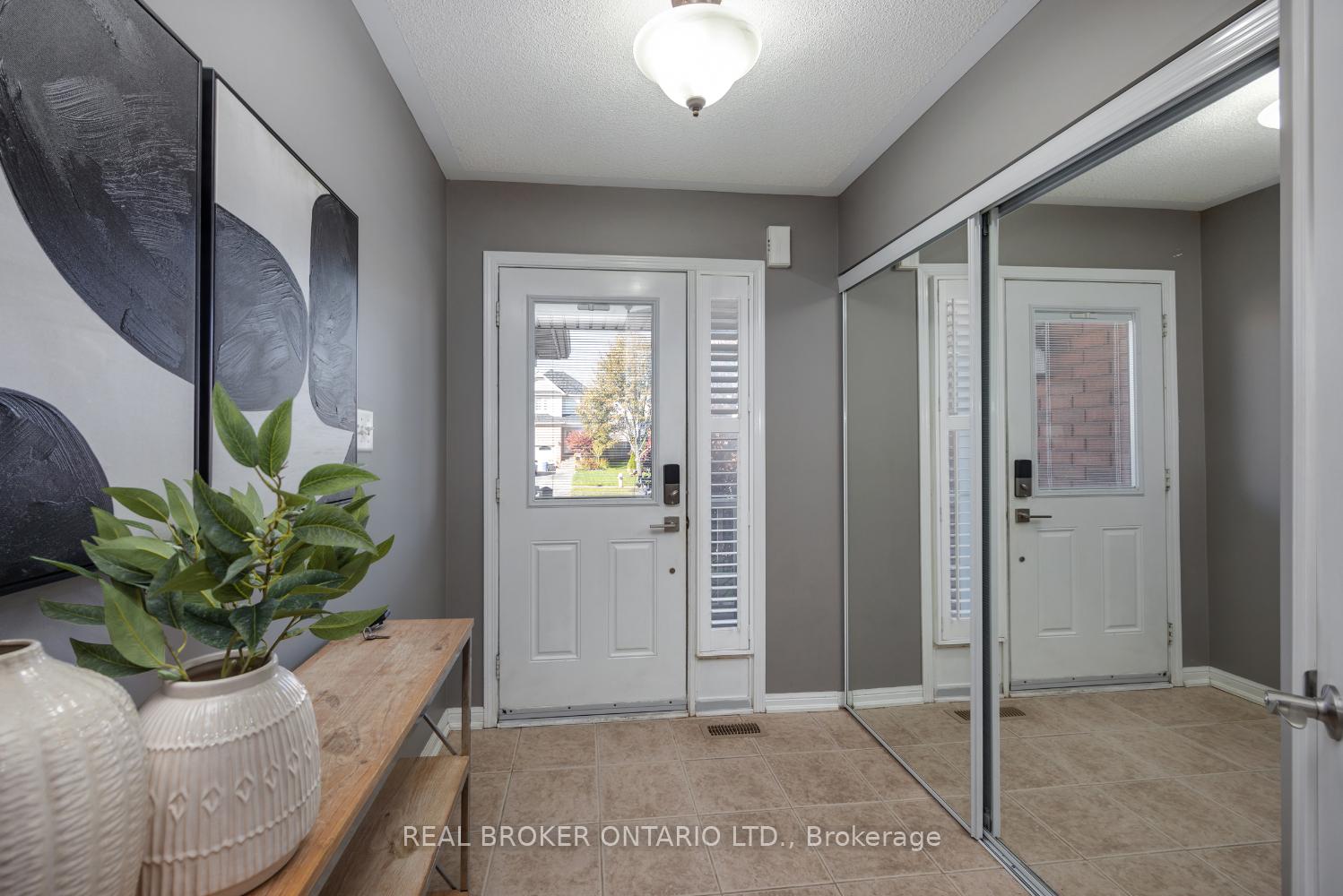 Photo 7 of 265 Bons Avenue, Clarington, Bowmanville — HOMEH