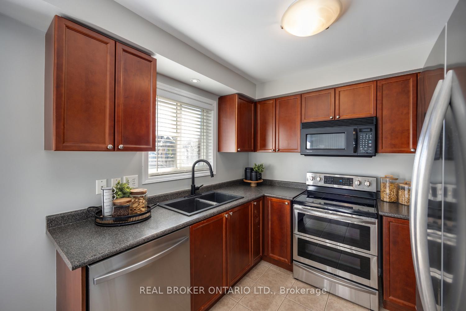 Photo 9 of 265 Bons Avenue, Clarington, Bowmanville — HOMEH