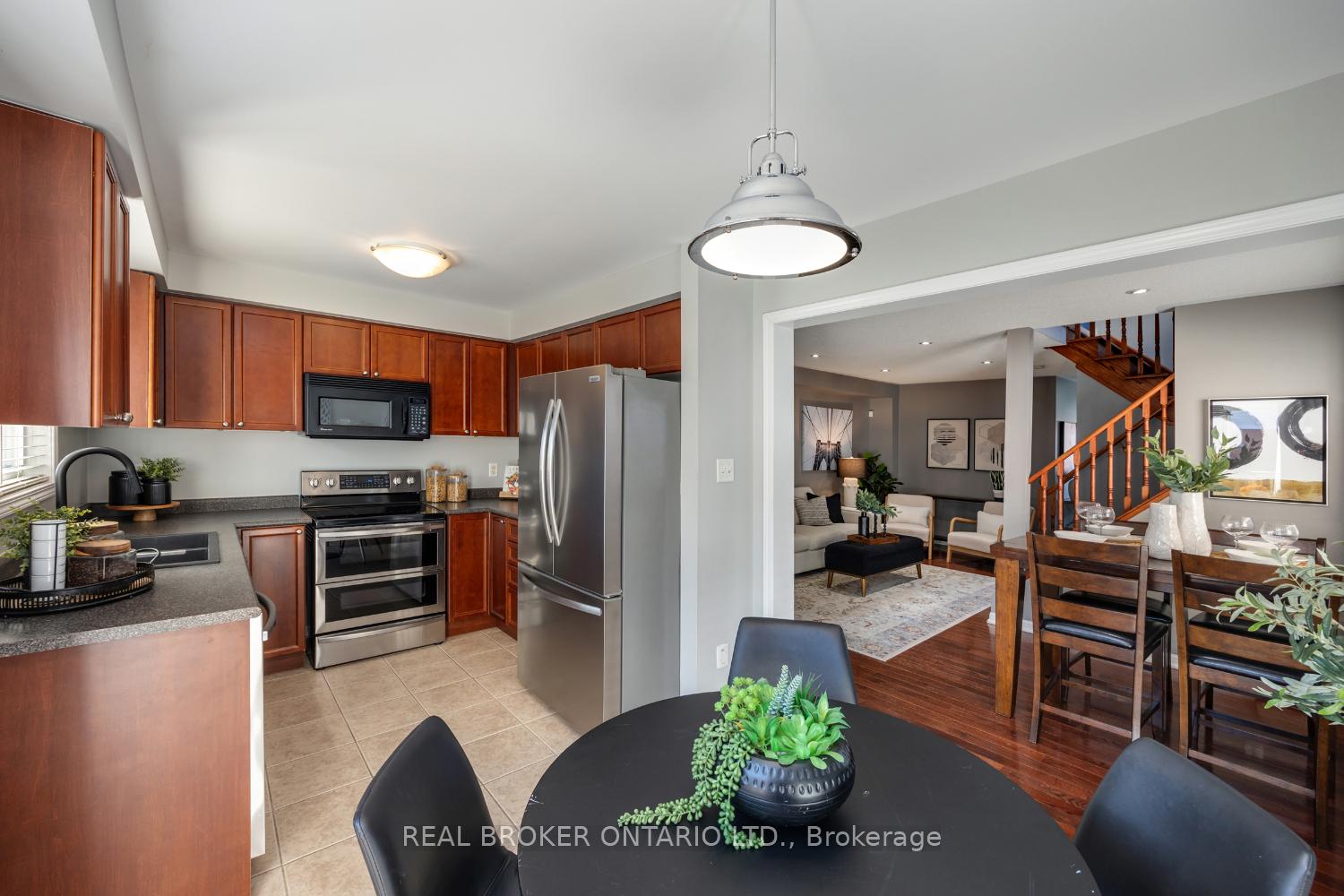 Photo 11 of 265 Bons Avenue, Clarington, Bowmanville — HOMEH