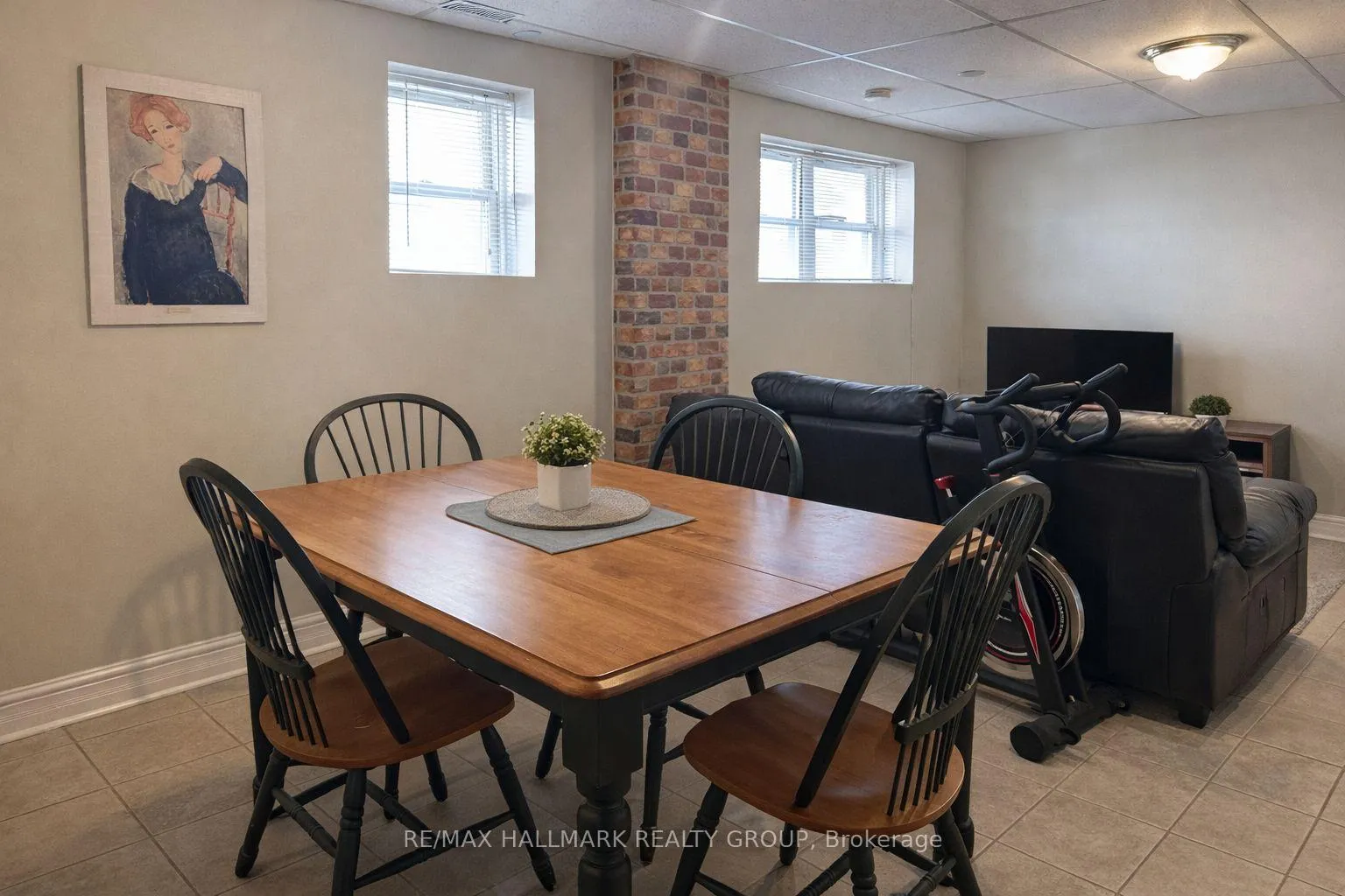 Photo 3 of Unit 3, 86 Gilchrist Avenue, Ottawa, Ottawa West — HOMEH