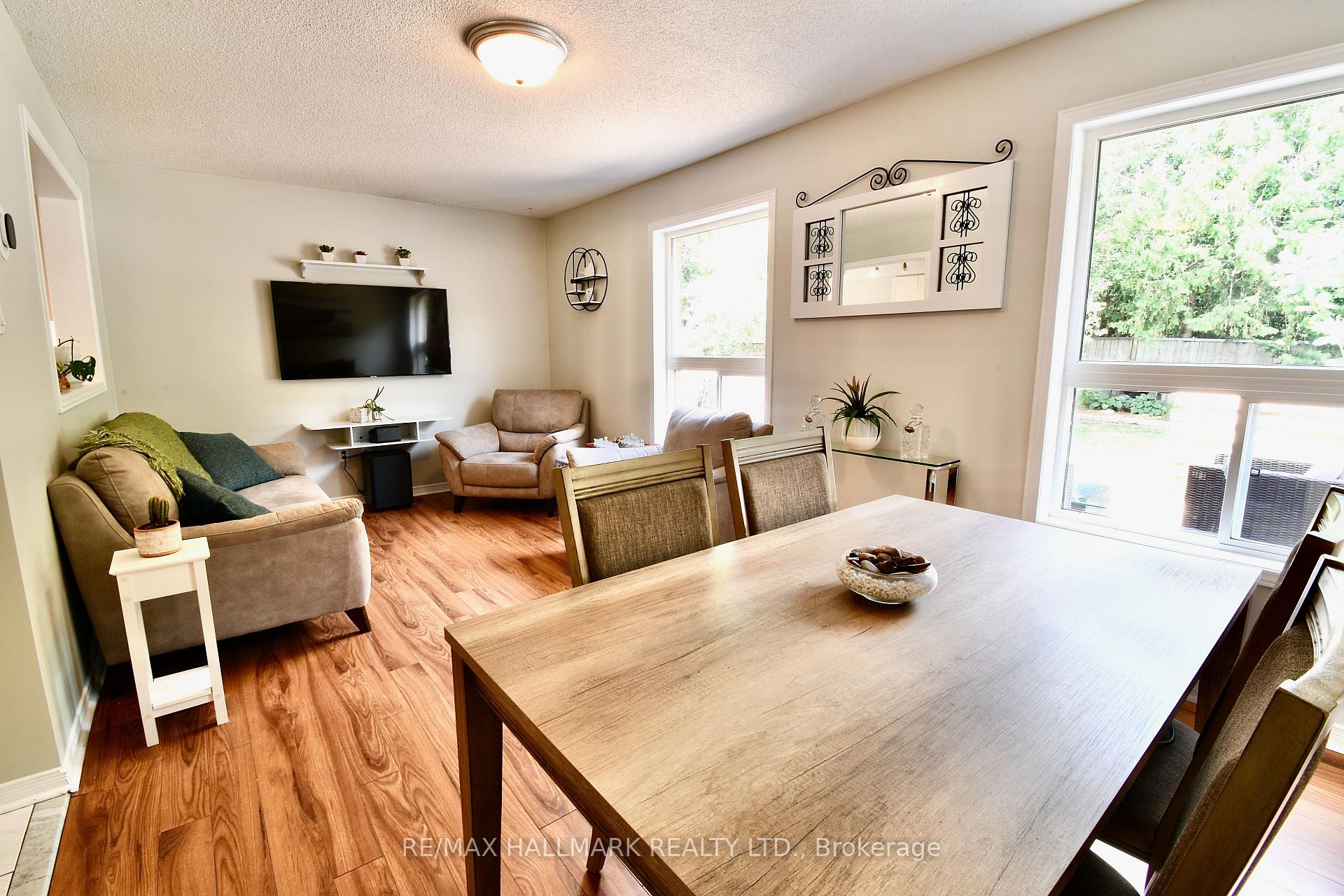 Photo 5 of 24 Glenora Place, Georgina, Keswick North — HOMEH