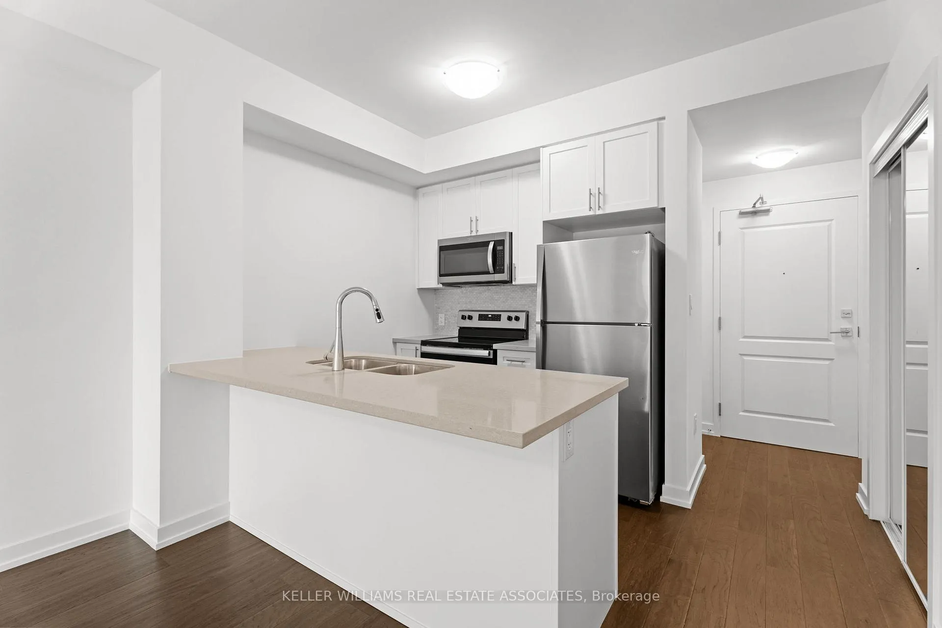 Front of Unit 434, 460 Dundas Street E