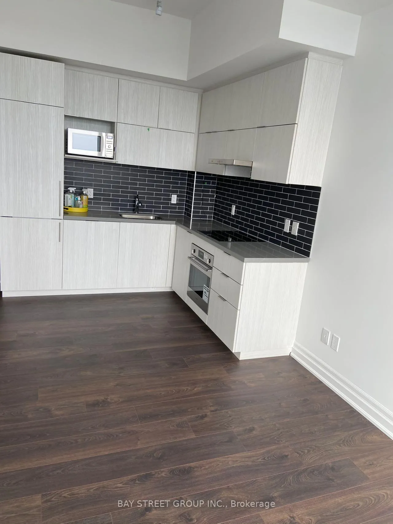 Photo 3 of 1511A 10 Rouge Valley Drive W, Markham, Unionville — HOMEH