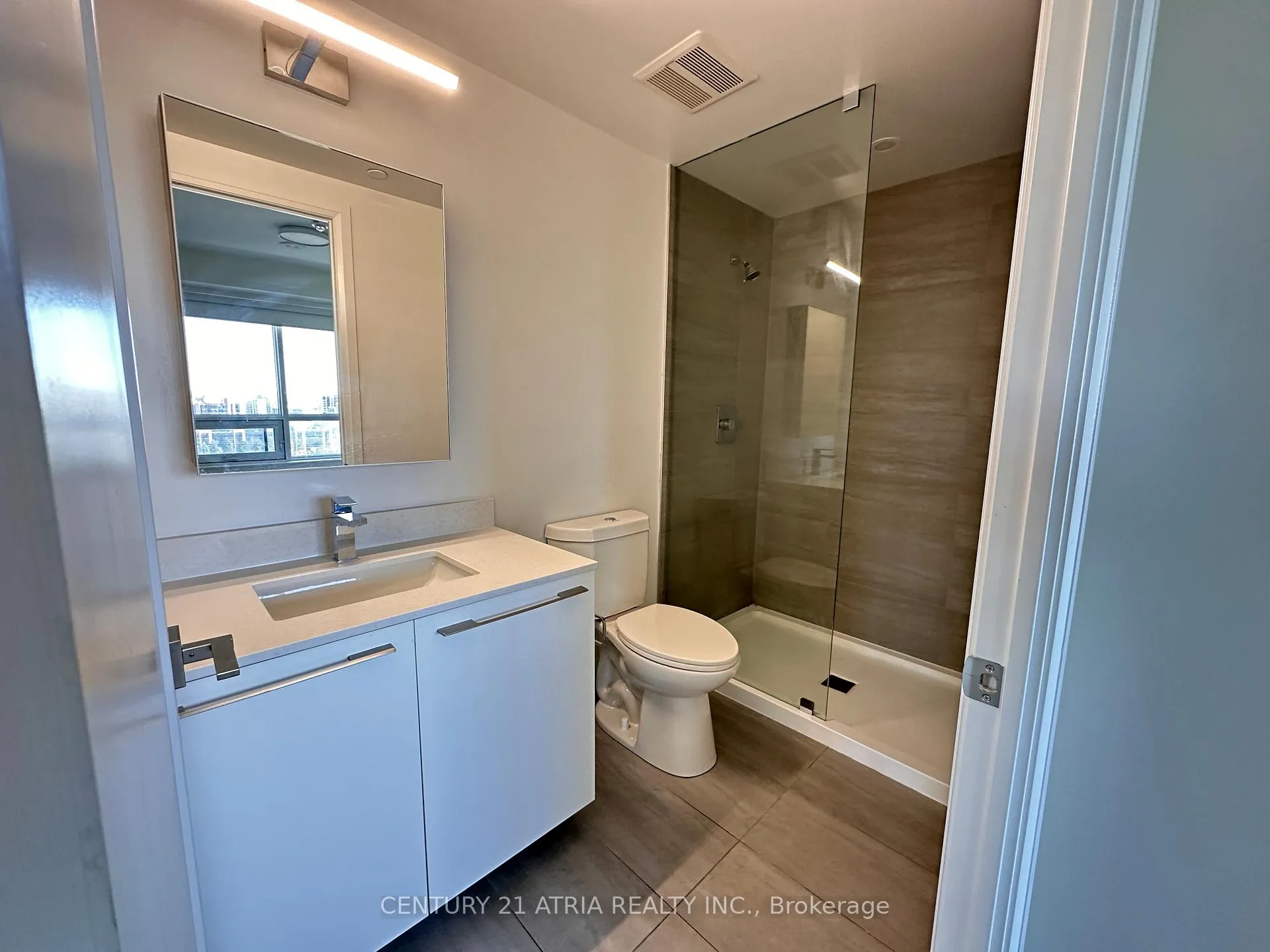 Photo 5 of Unit 1708, 18 Water Walk Drive, Markham, Unionville — HOMEH