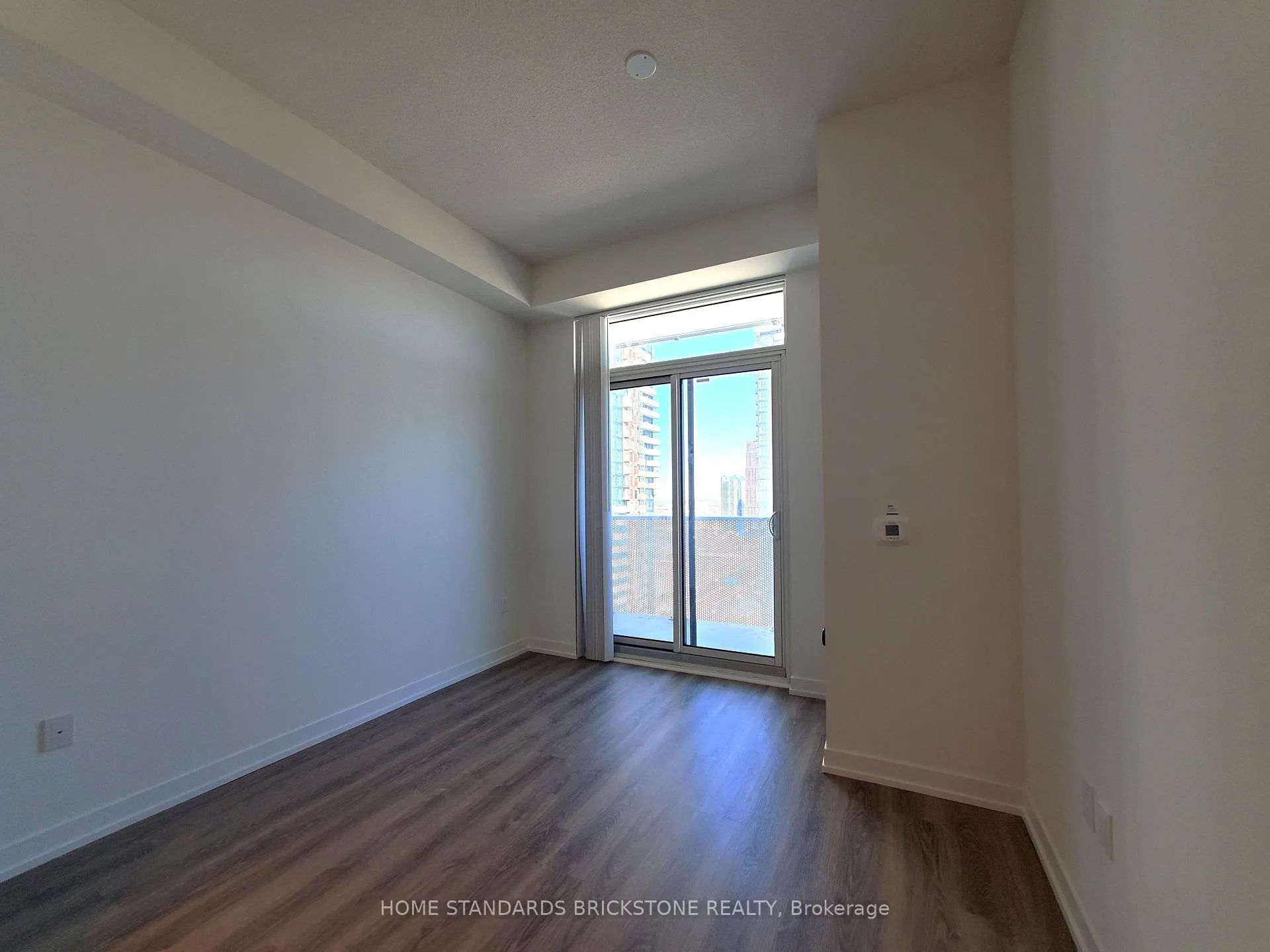 Photo 4 of Unit 3202, 195 Commerce Street, Vaughan, Vaughan Corporate Centre — HOMEH