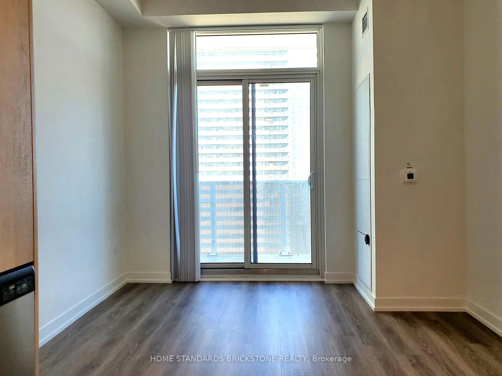 Photo 5 of Unit 3202, 195 Commerce Street, Vaughan, Vaughan Corporate Centre — HOMEH