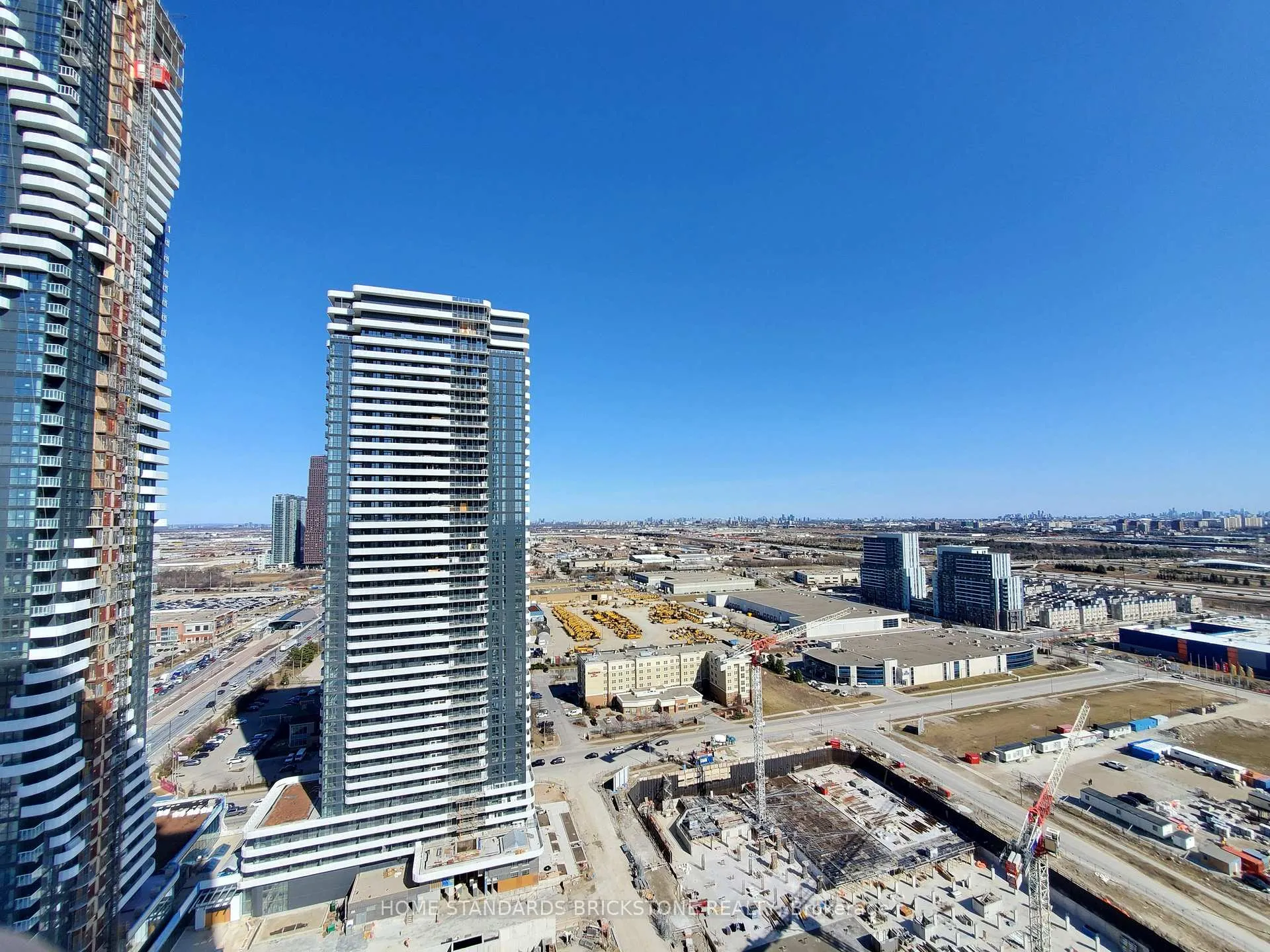 Photo 11 of Unit 3202, 195 Commerce Street, Vaughan, Vaughan Corporate Centre — HOMEH