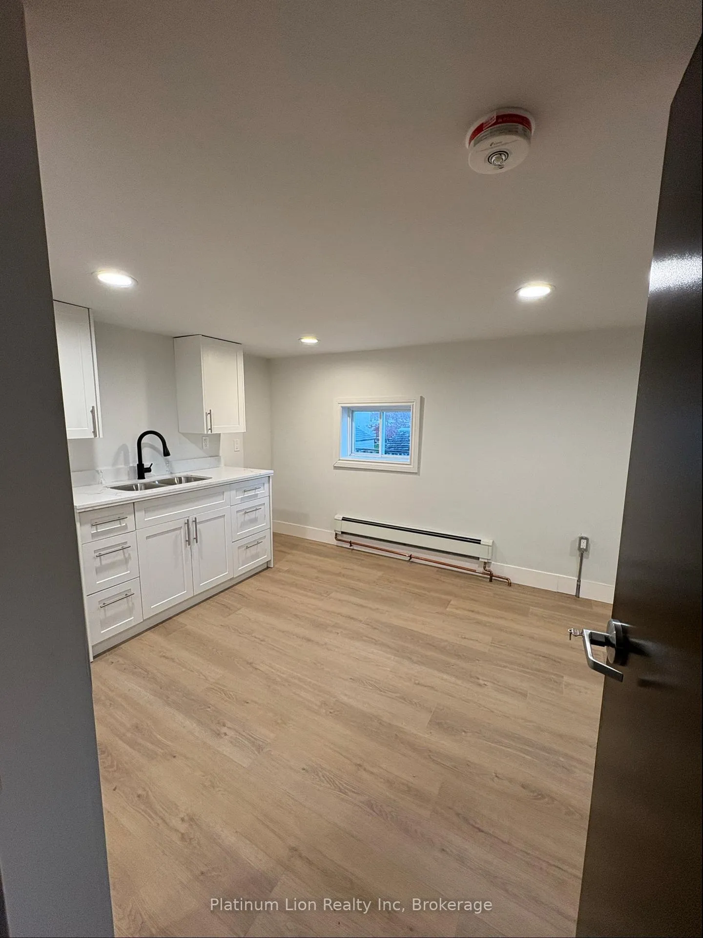Photo 8 of Unit 4, 803 King Street, Port Colborne, Main Street — HOMEH