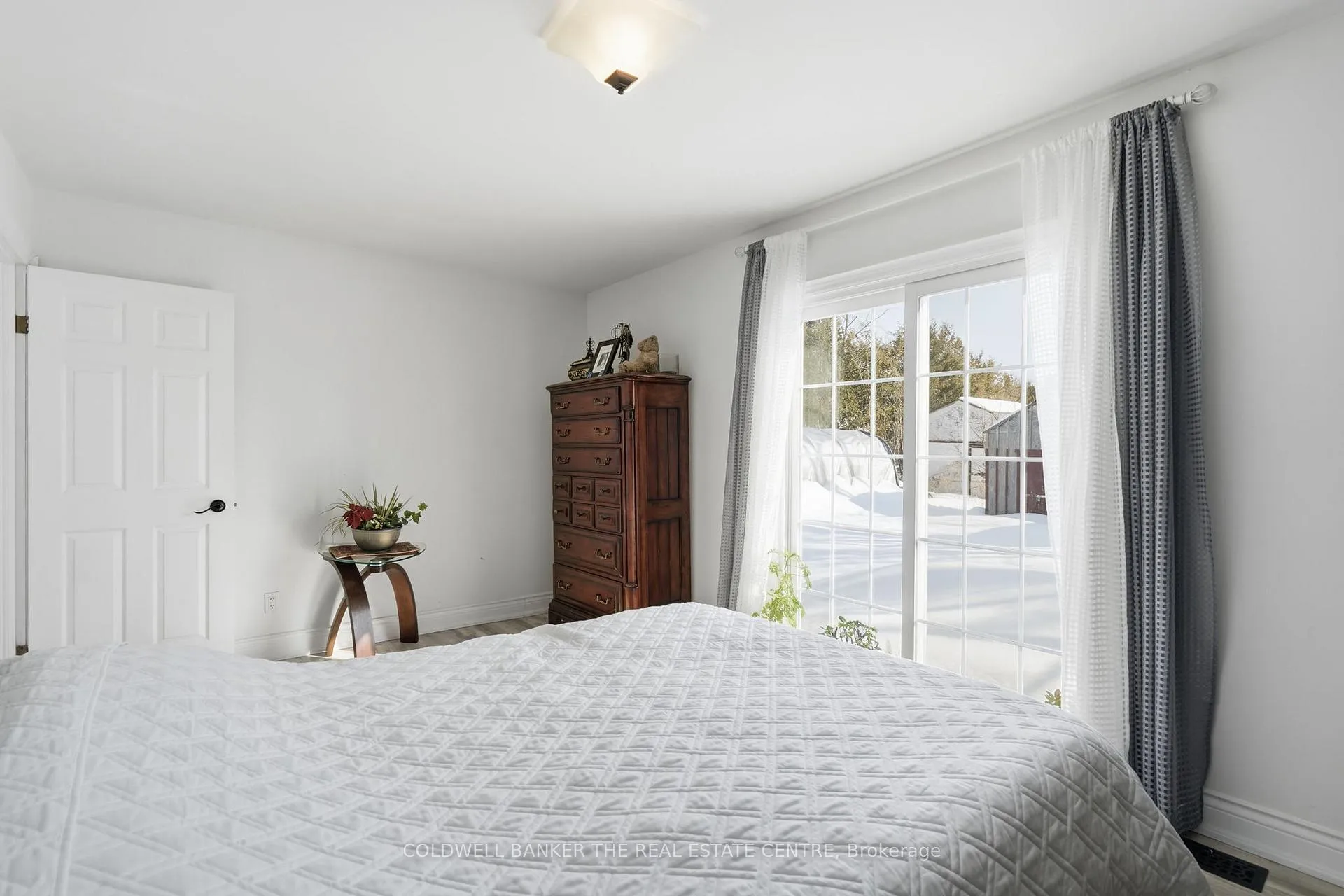 Photo 22 of 1127 Shore Acres Drive, Innisfil, Gilford — HOMEH