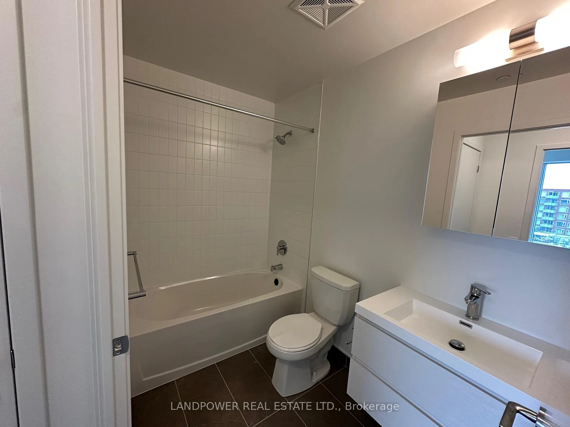 Photo 6 of Unit 1321, 56 Andre De Grasse Street, Markham, Unionville — HOMEH