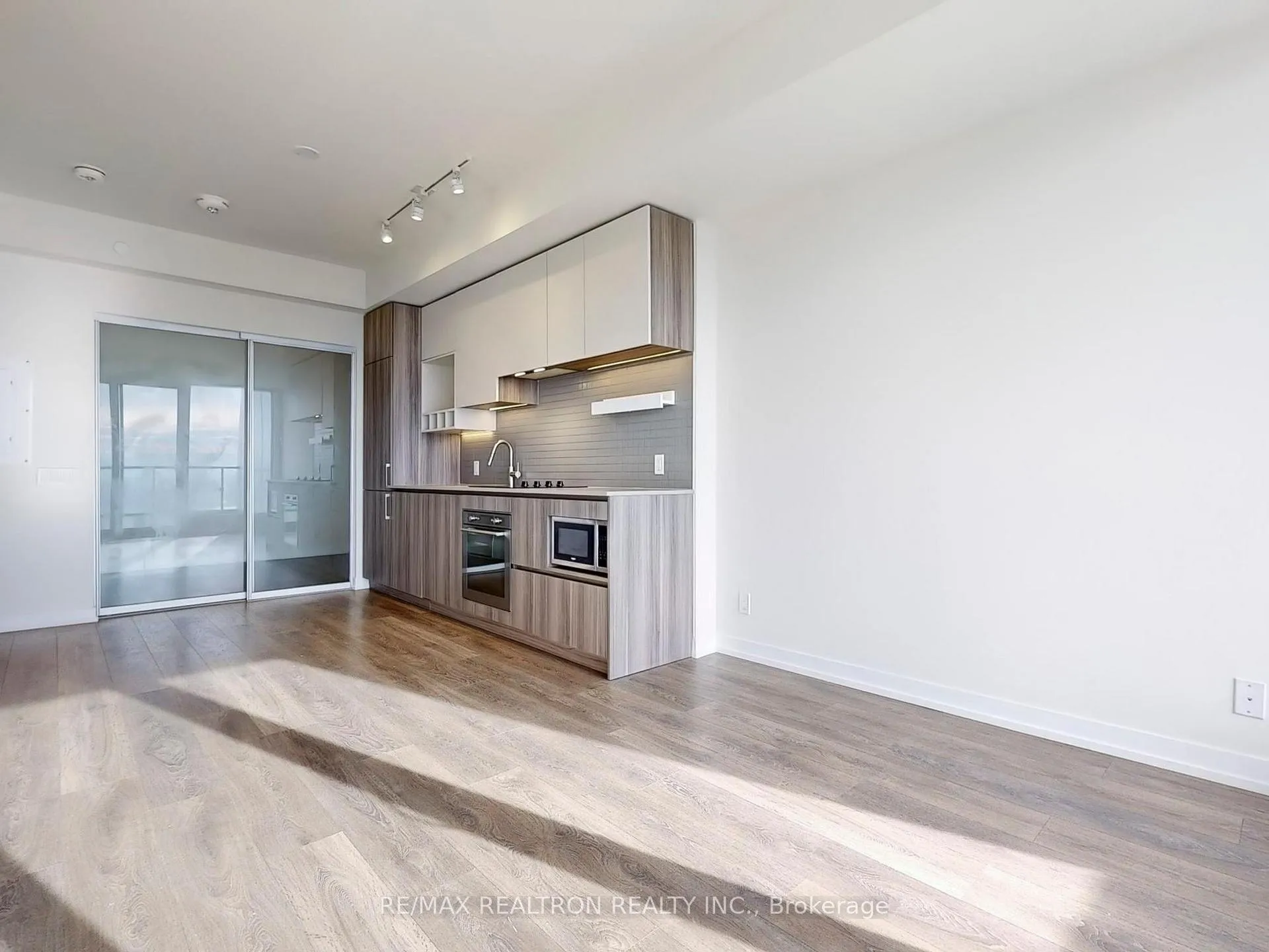 Photo 14 of Unit 5708, 5 Buttermill Avenue, Vaughan, Vaughan Corporate Centre — HOMEH