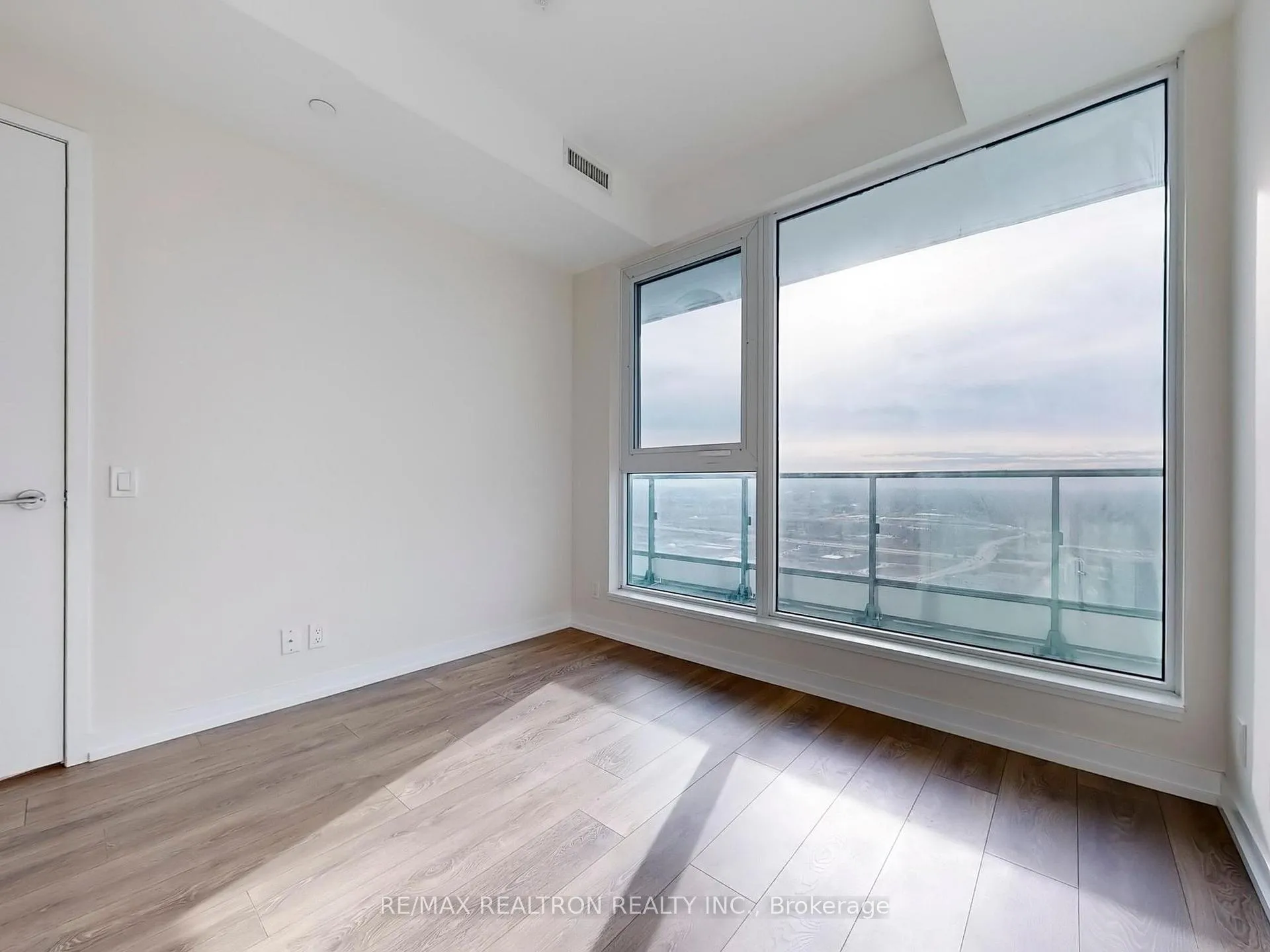 Photo 19 of Unit 5708, 5 Buttermill Avenue, Vaughan, Vaughan Corporate Centre — HOMEH
