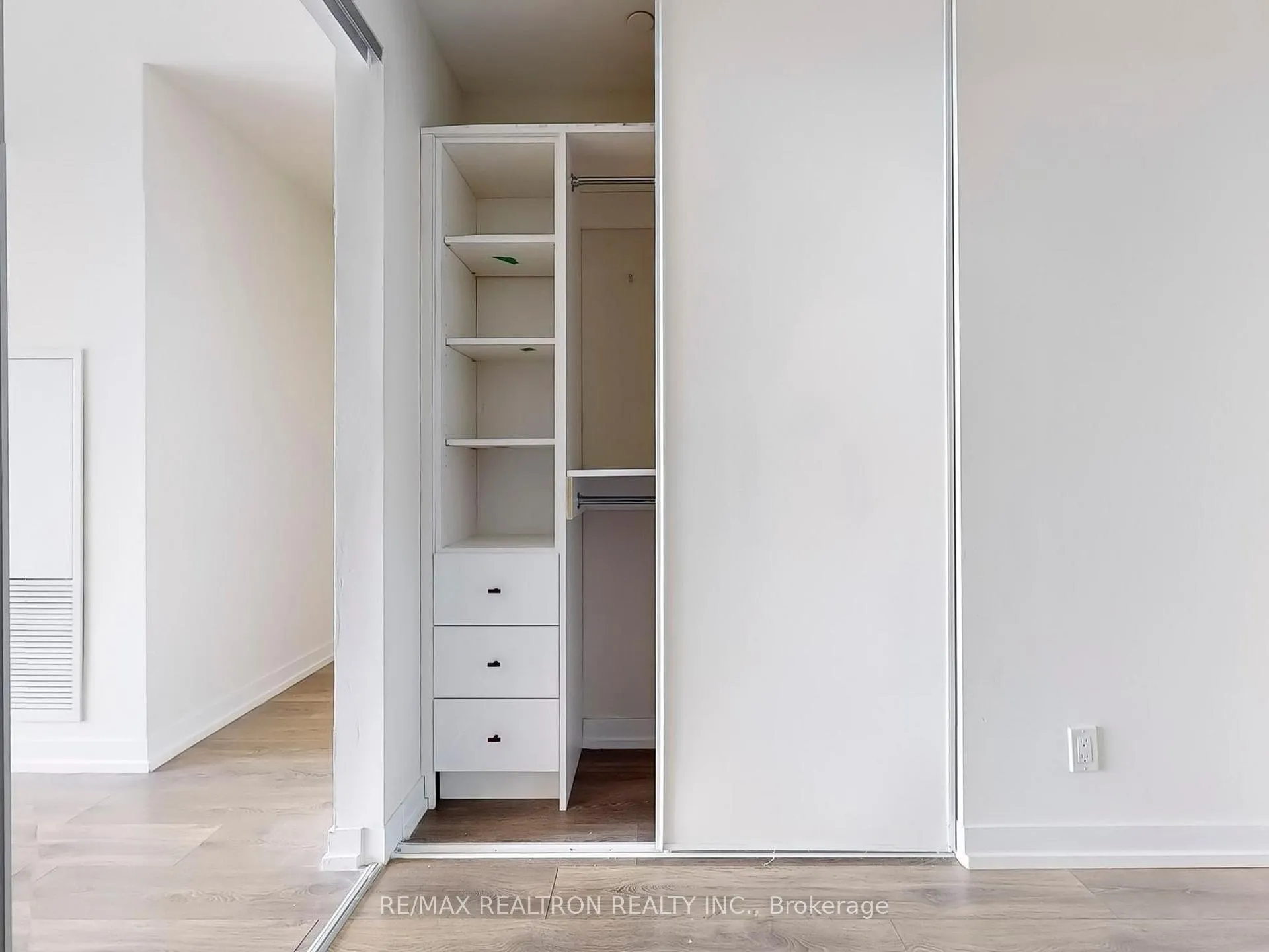 Photo 26 of Unit 5708, 5 Buttermill Avenue, Vaughan, Vaughan Corporate Centre — HOMEH