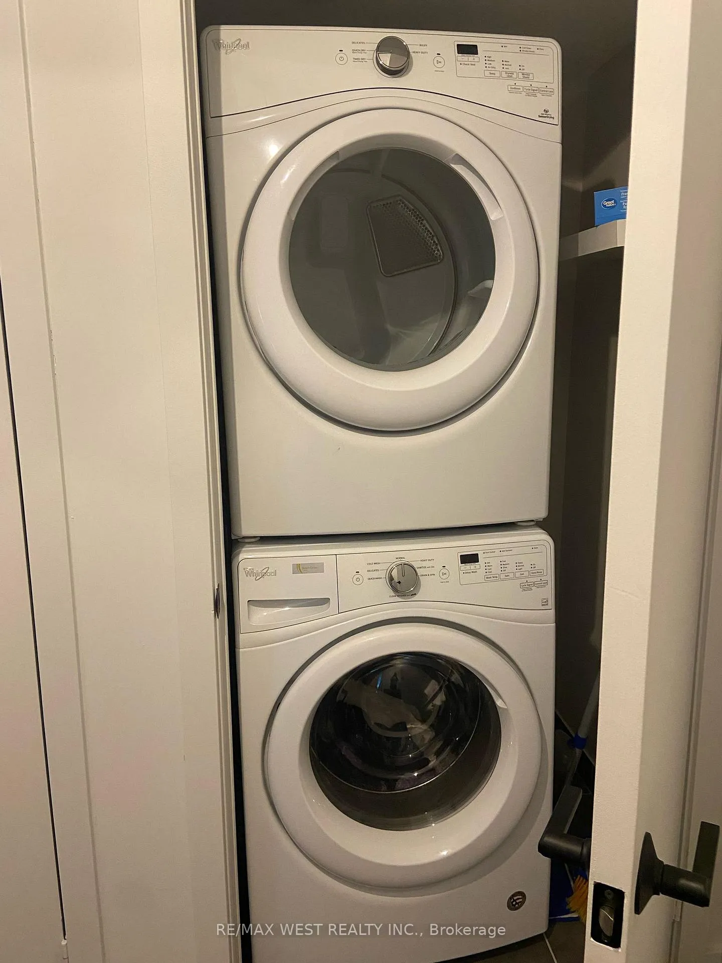 Photo 11 of Unit 342, 555 William Graham Dr, Aurora, Rural Aurora — HOMEH