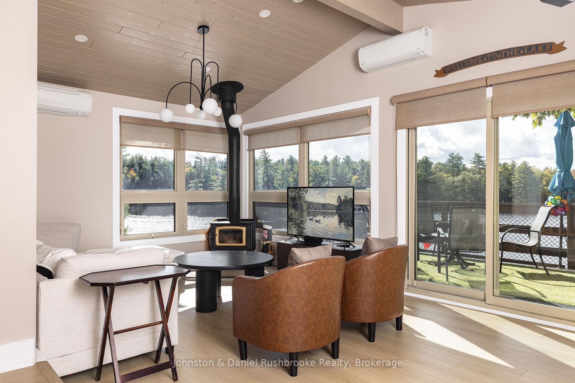 Photo 3 of 621 Peninsula Road, Gravenhurst, Wood (Gravenhurst) — HOMEH