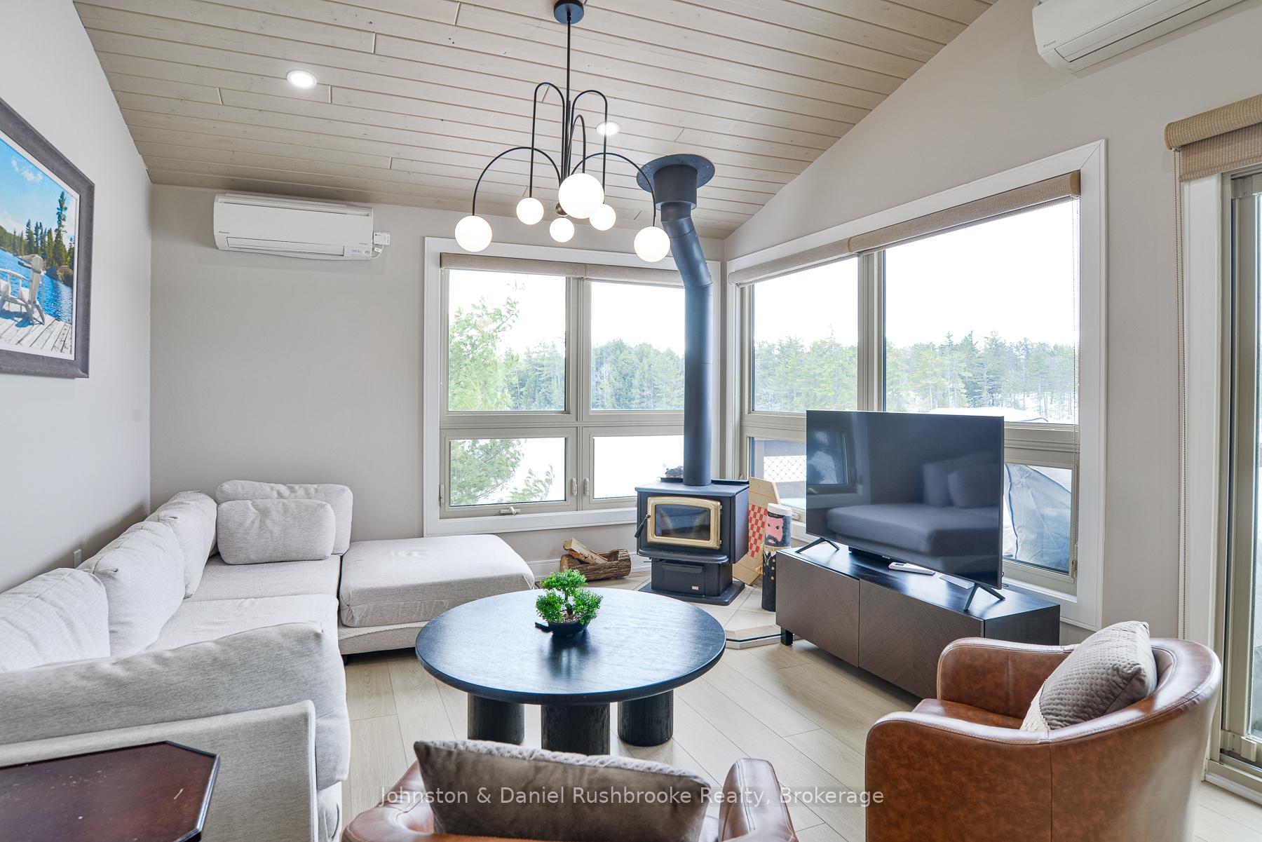 Photo 4 of 621 Peninsula Road, Gravenhurst, Wood (Gravenhurst) — HOMEH